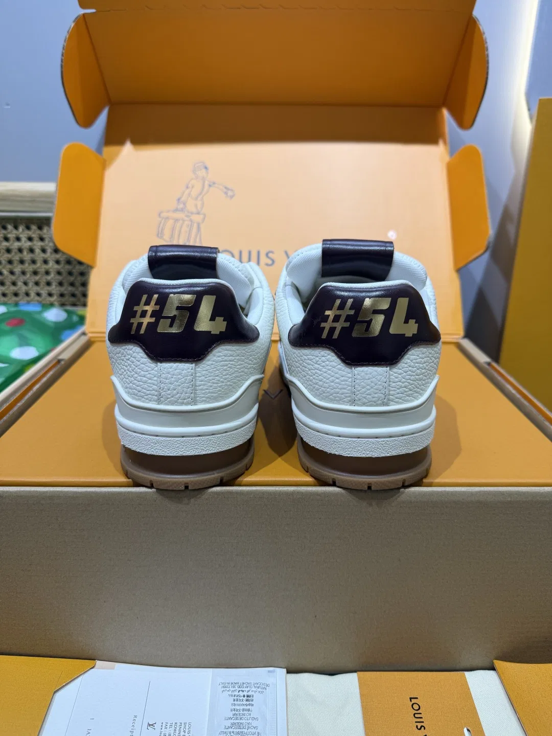 LV 27FW QVUSQNN 154 스니커즈 3