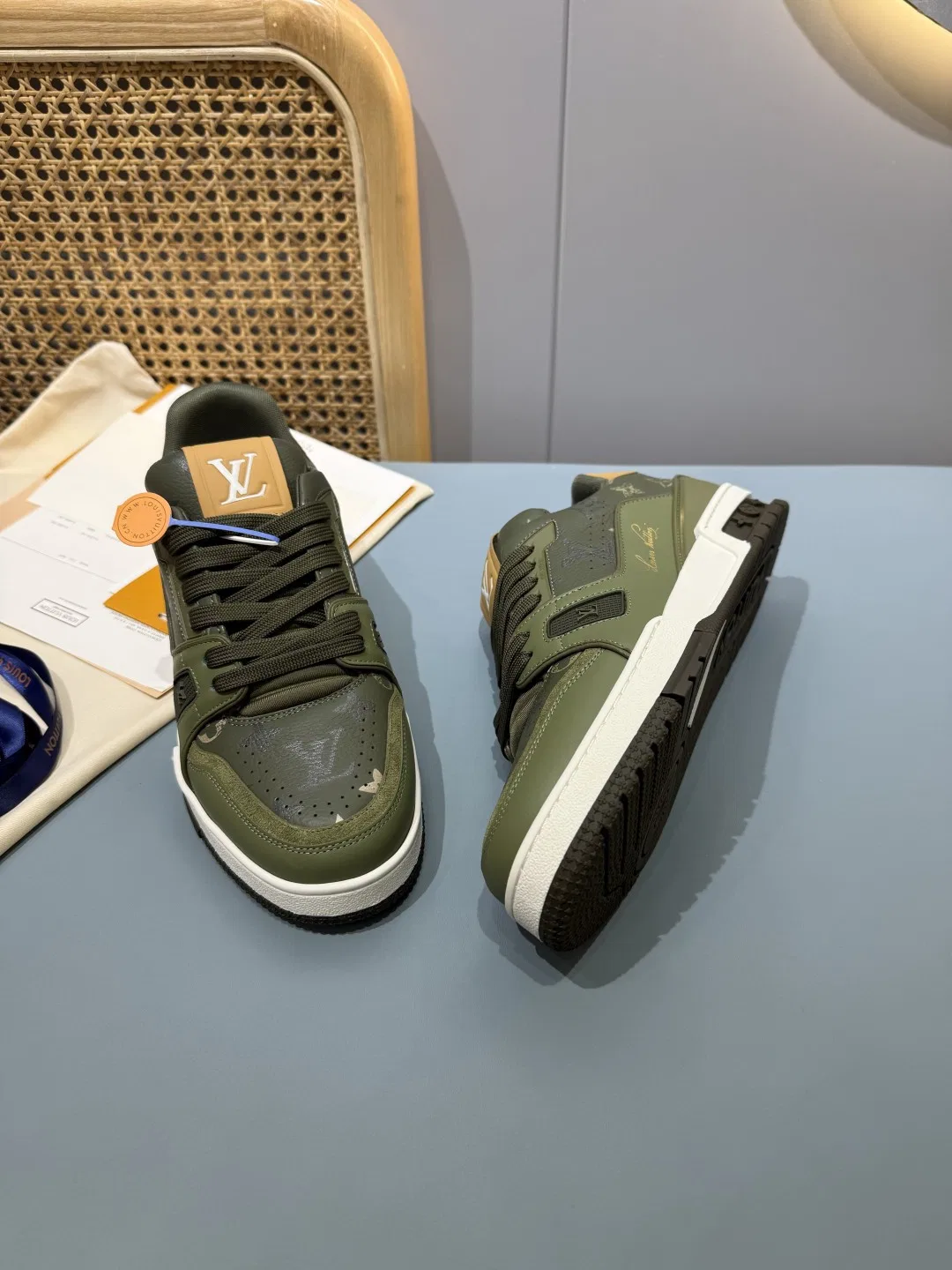 LV 27FW QVUSQNN 156 스니커즈 6
