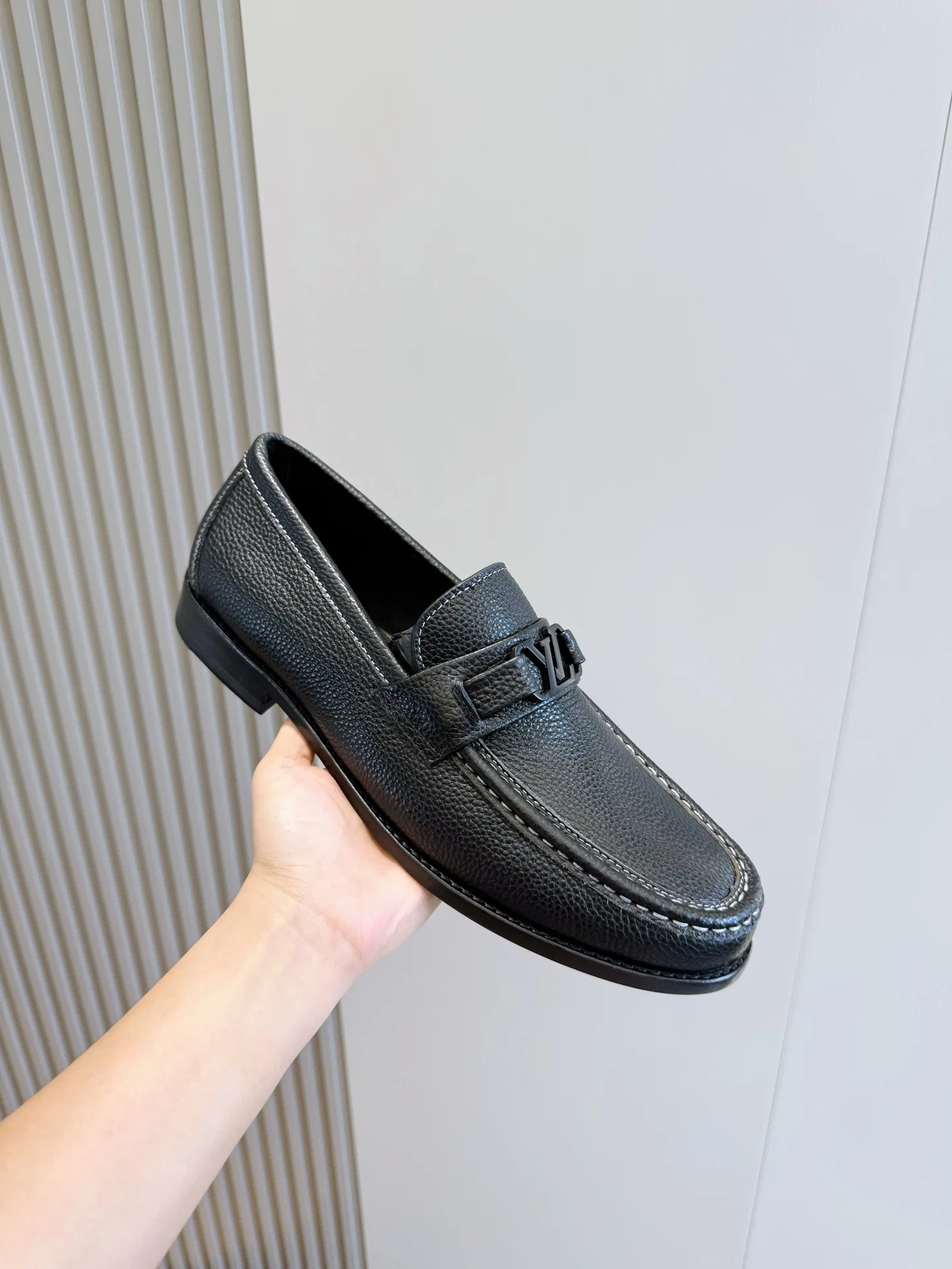 LV 27FW QVUSQNN 166 로퍼 4