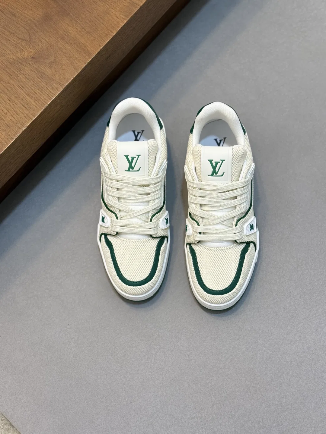 LV 27FW QVUSQNN 167 스니커즈