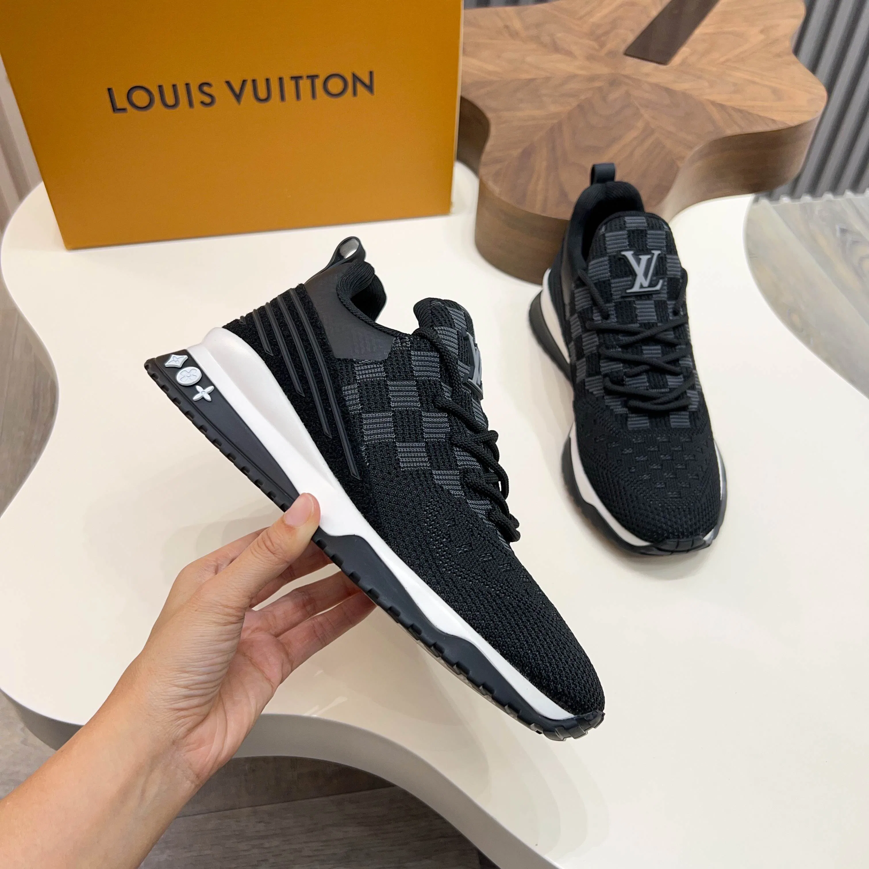 LV 27FW QVUSQNN 168 운동화
