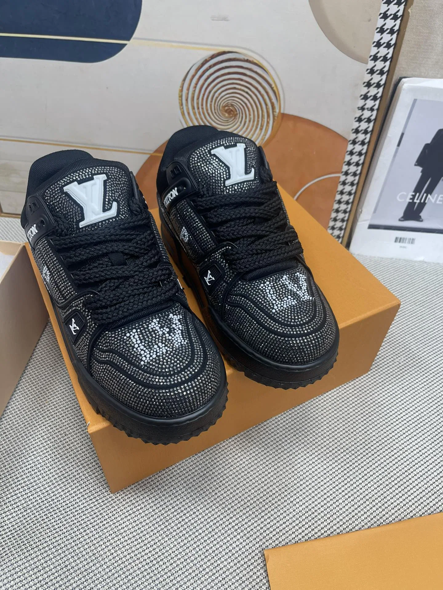 LV 27FW QVUSQNN 226 스니커즈