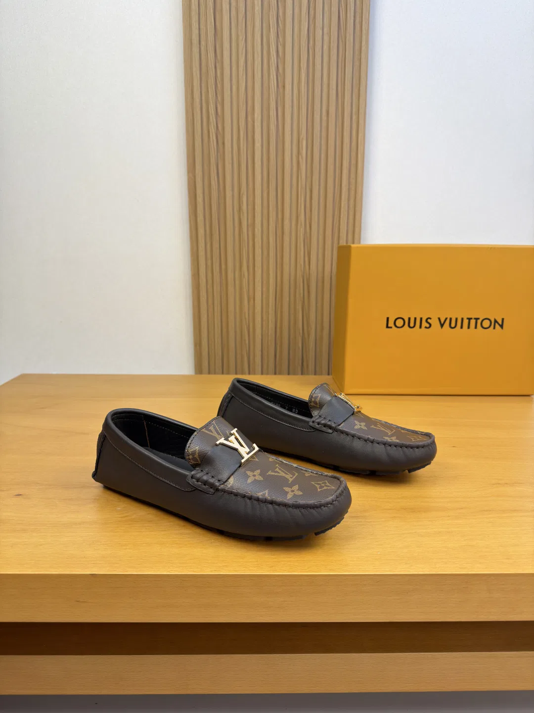 LV 27FW QVUSQNN 237 로퍼