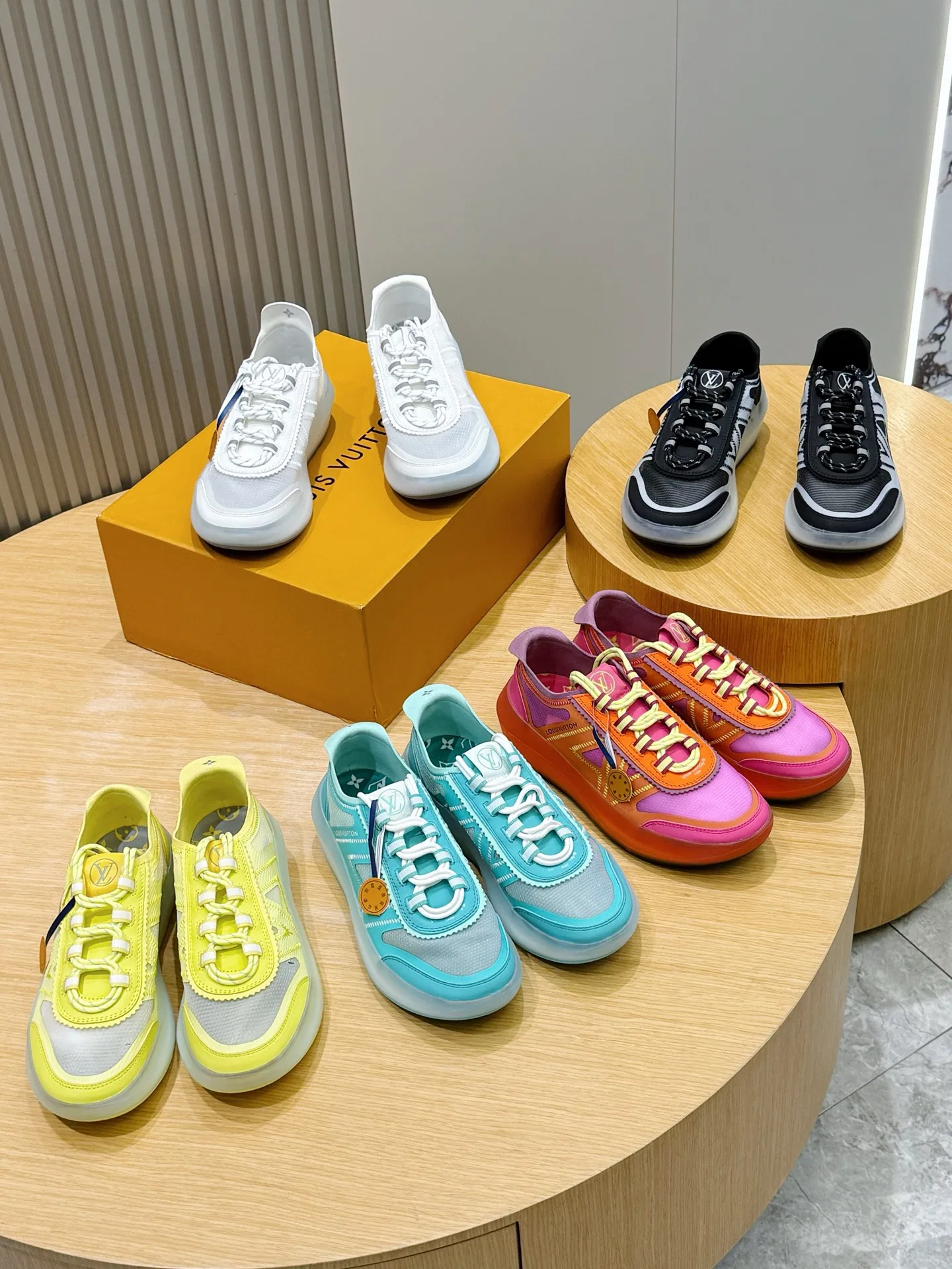 LV 27FW QVUSQNN 258 운동화