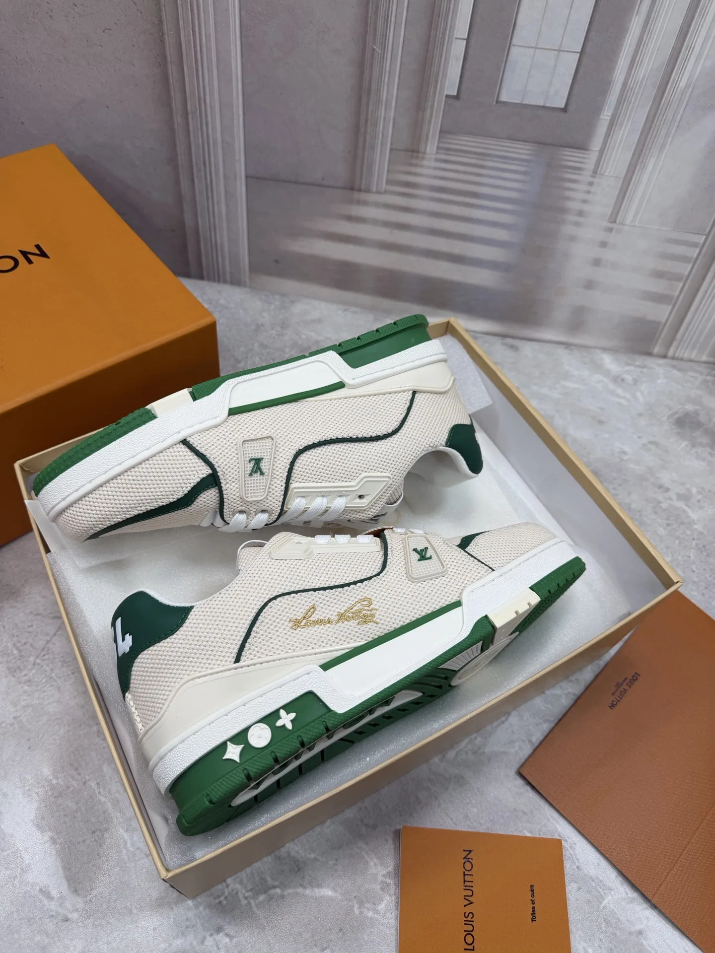 LV 27FW QVUSQNN 267 스니커즈 6