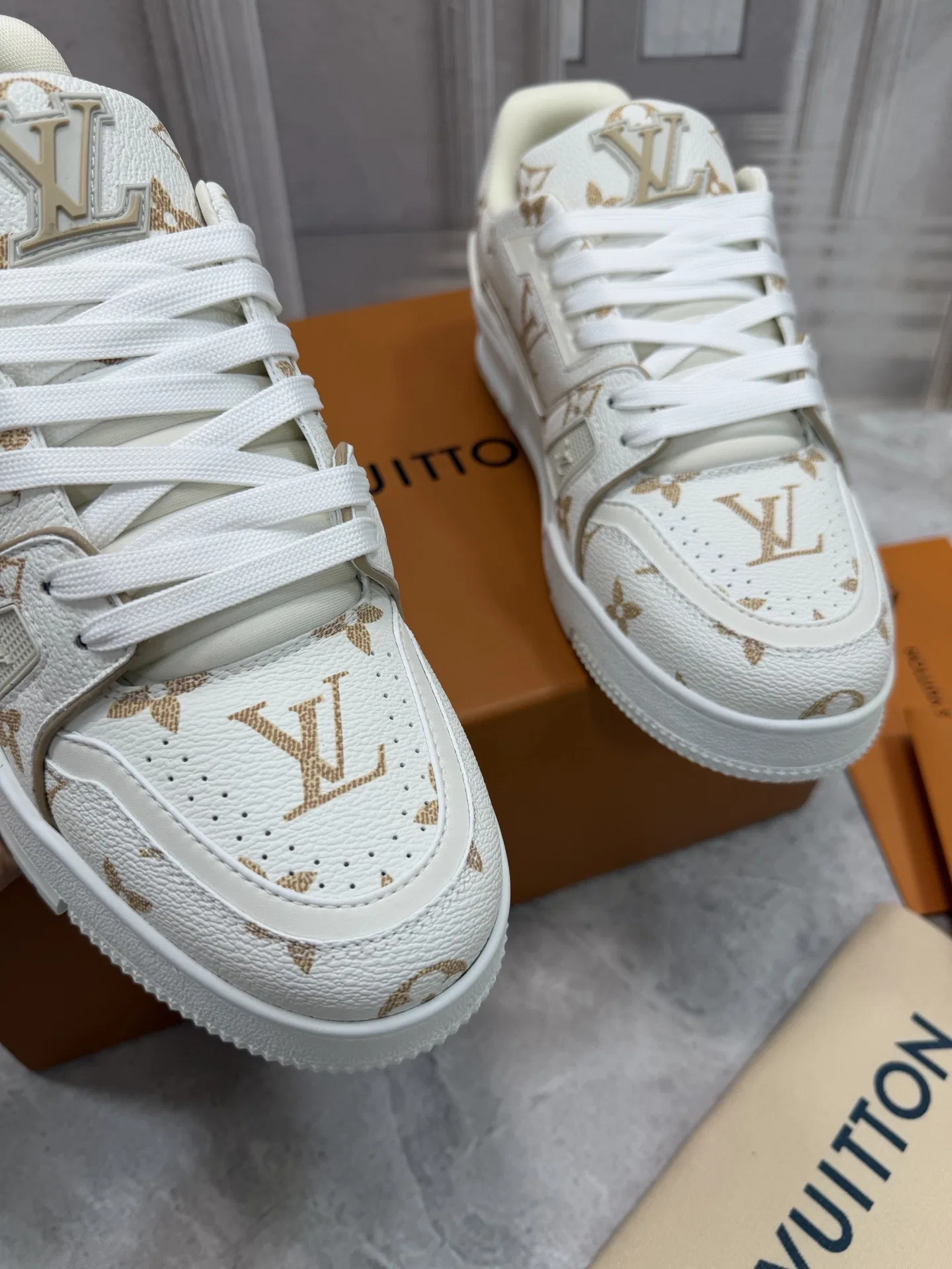 LV 27FW QVUSQNN 268 스니커즈 5
