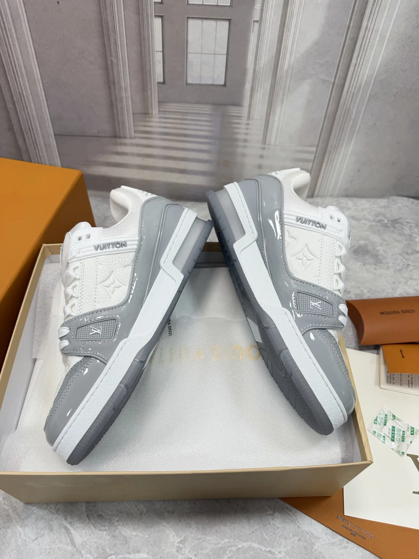 LV 27FW QVUSQNN 270 스니커즈 5