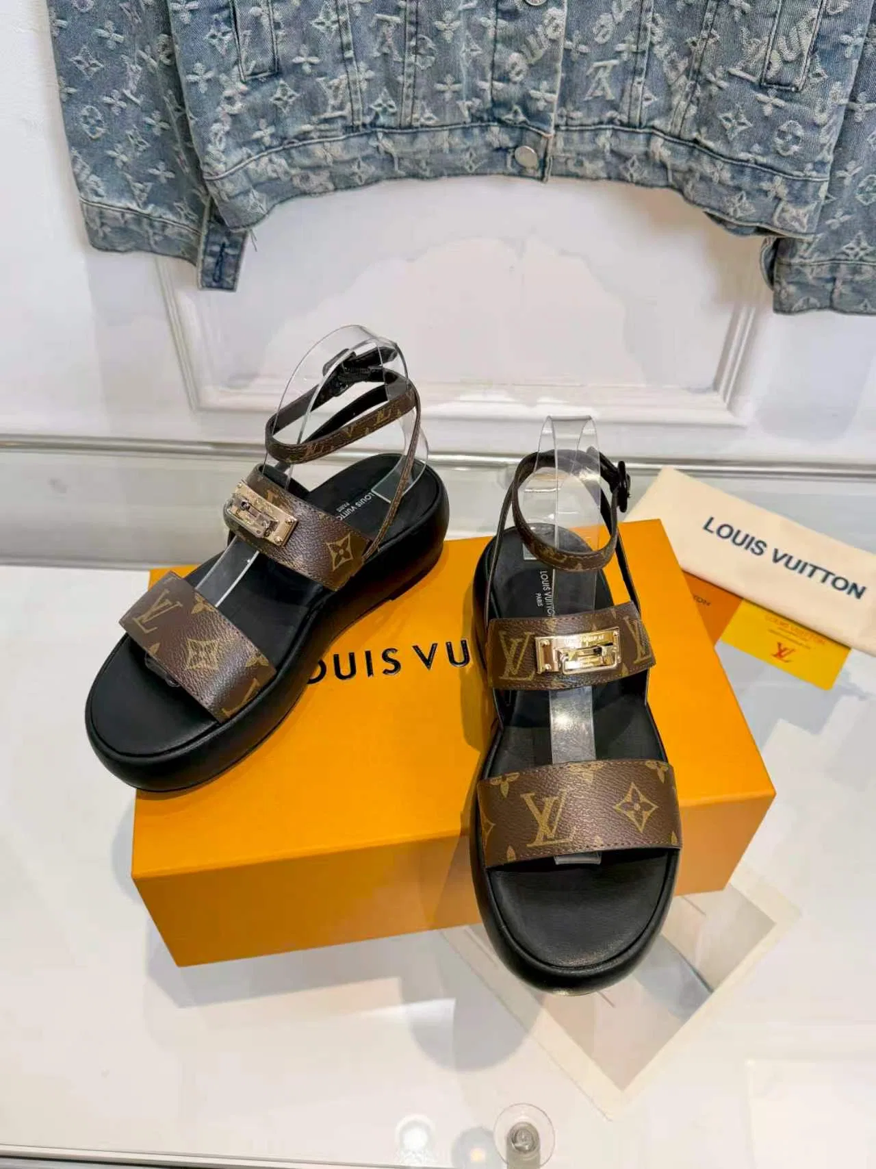 LV 27FW VBYCQID 004 샌들 5