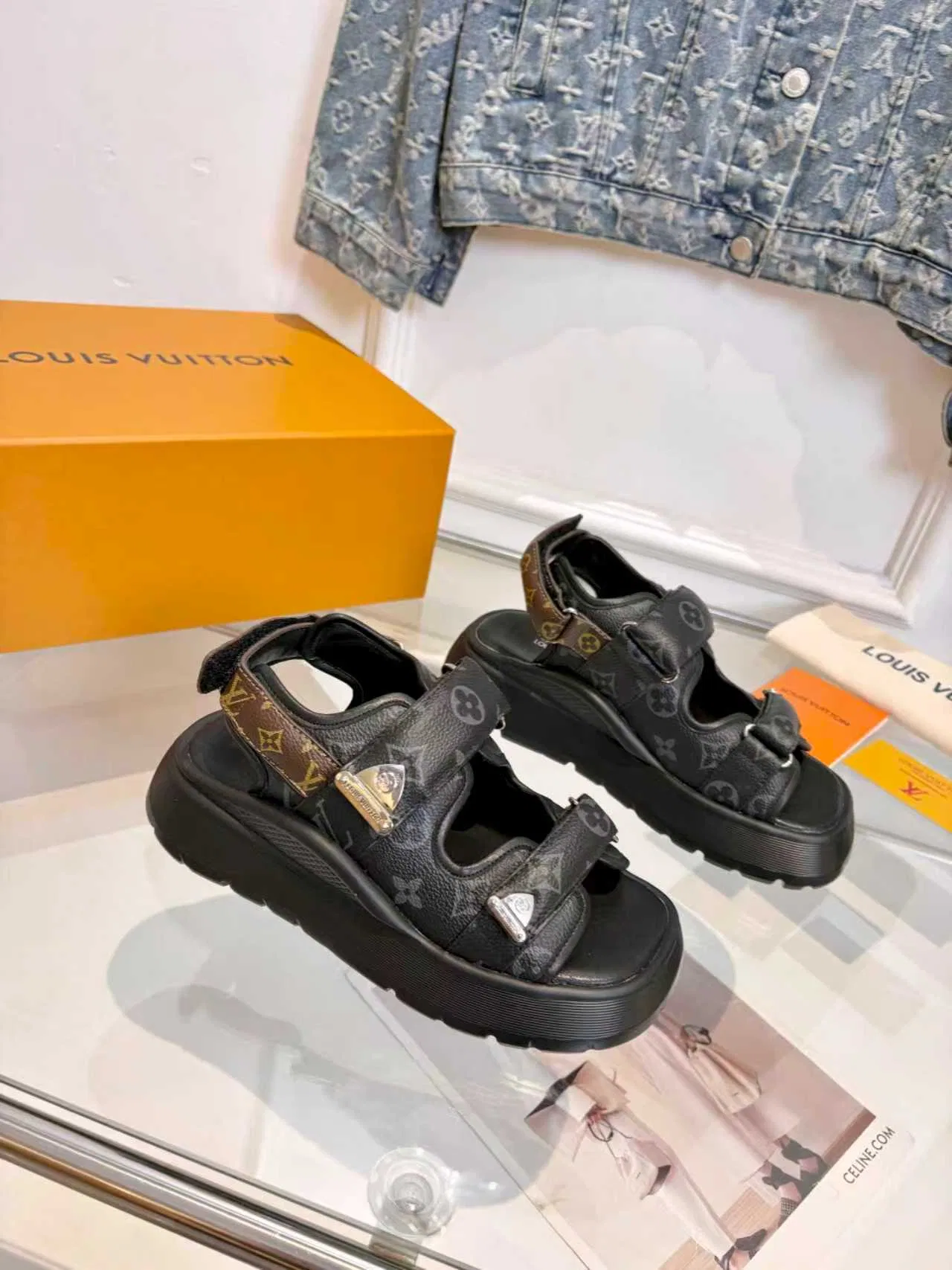 LV 27FW VBYCQID 005 샌들
