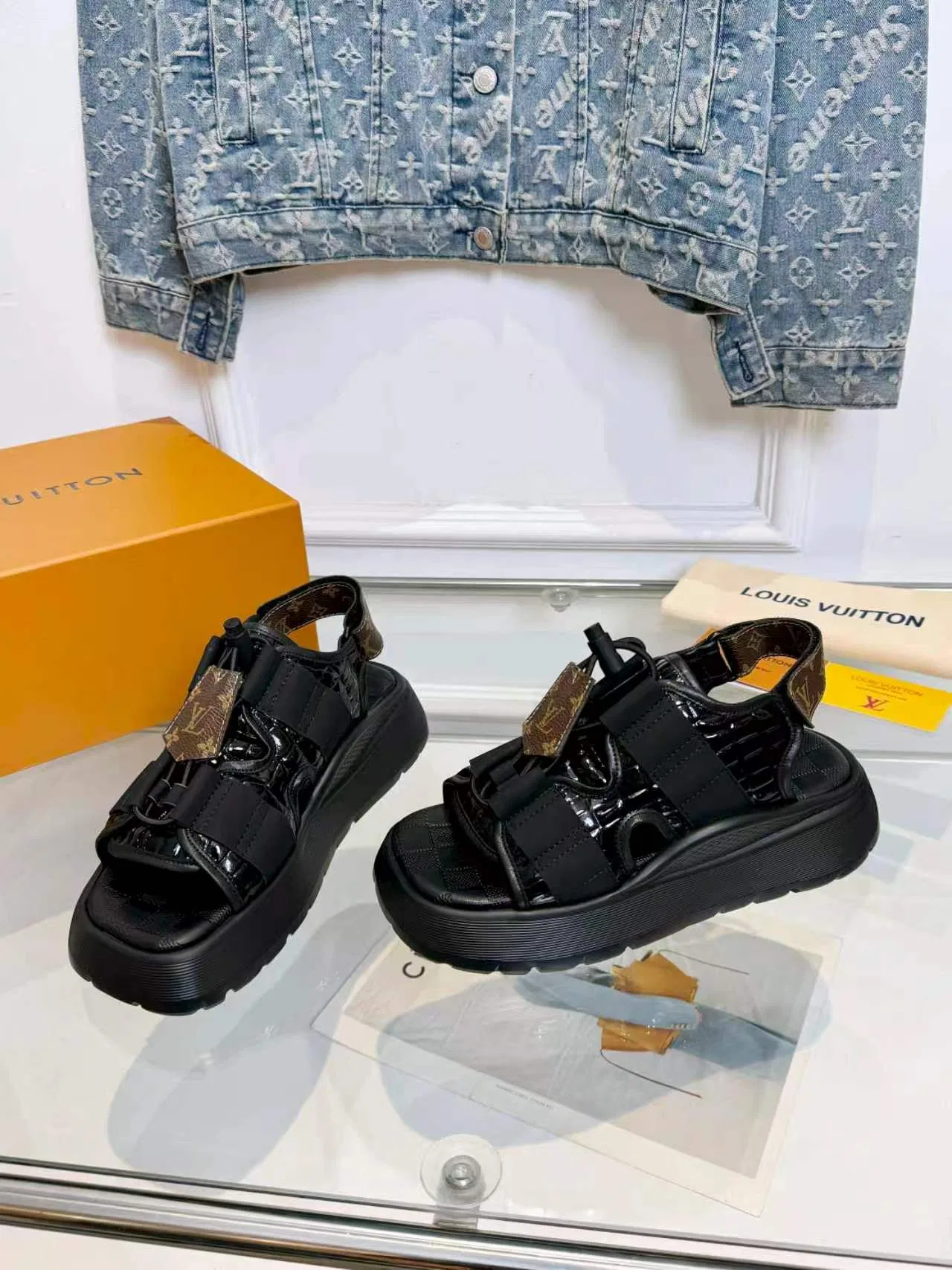LV 27FW VBYCQID 006 샌들 3