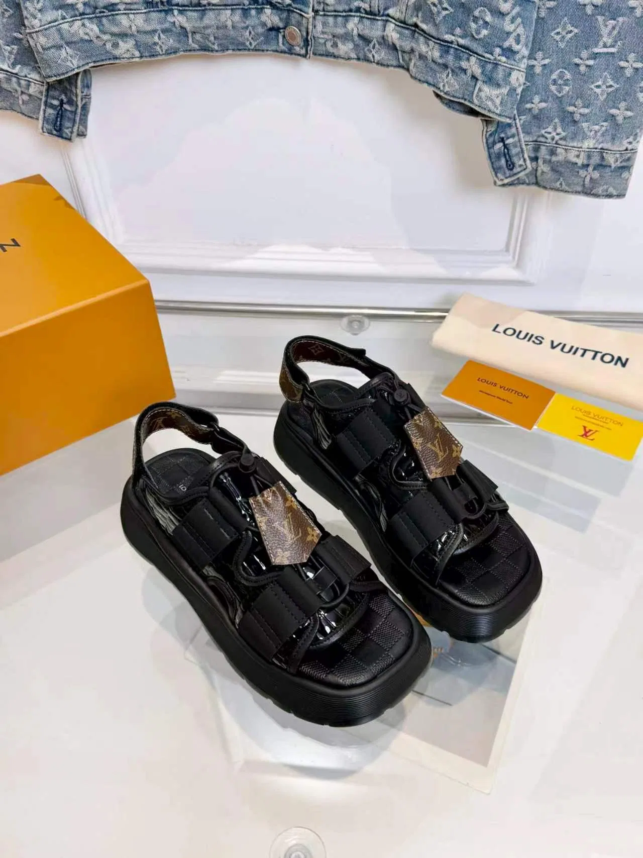 LV 27FW VBYCQID 006 샌들 4