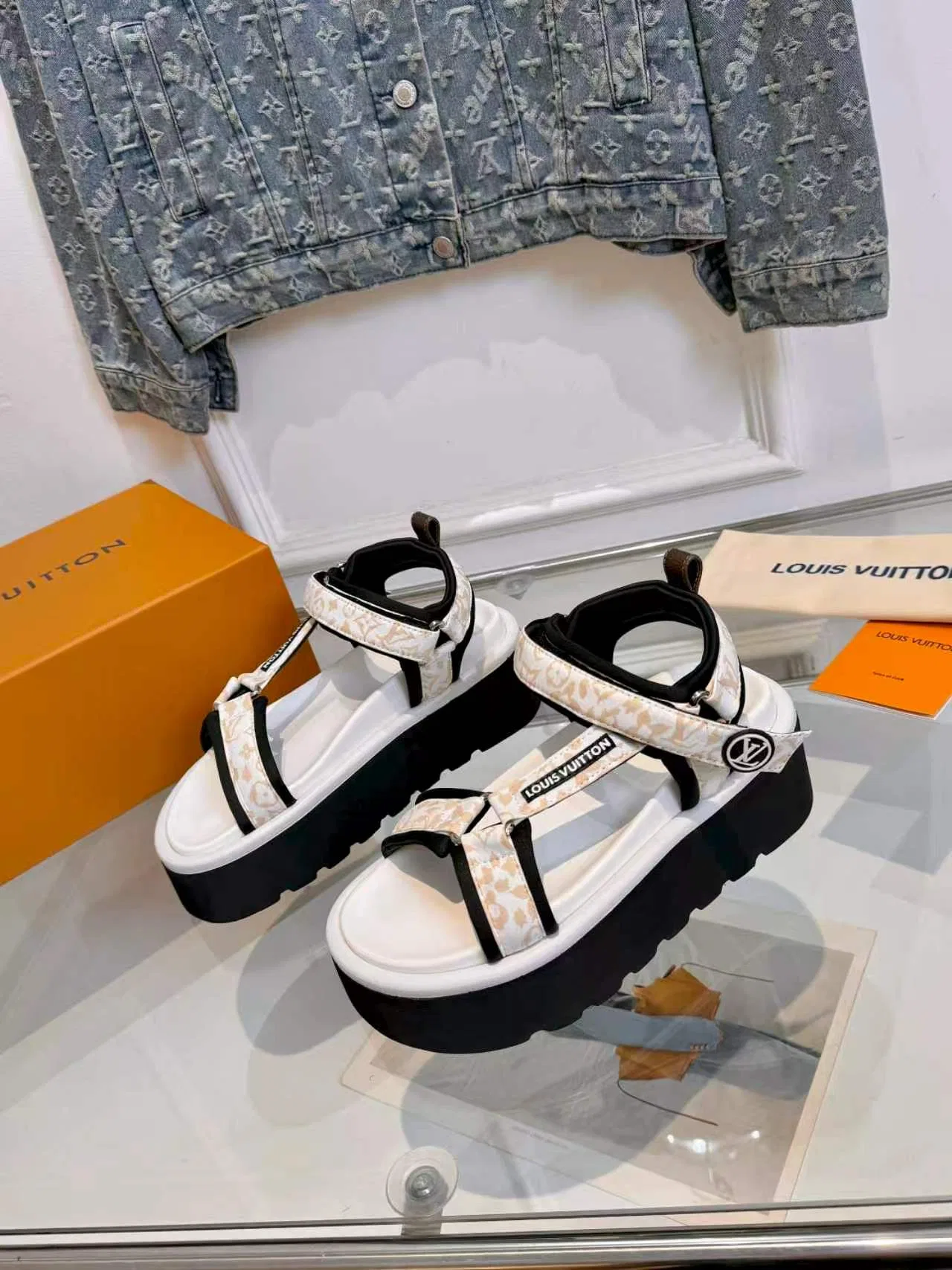 LV 27FW VBYCQID 007 샌들 3