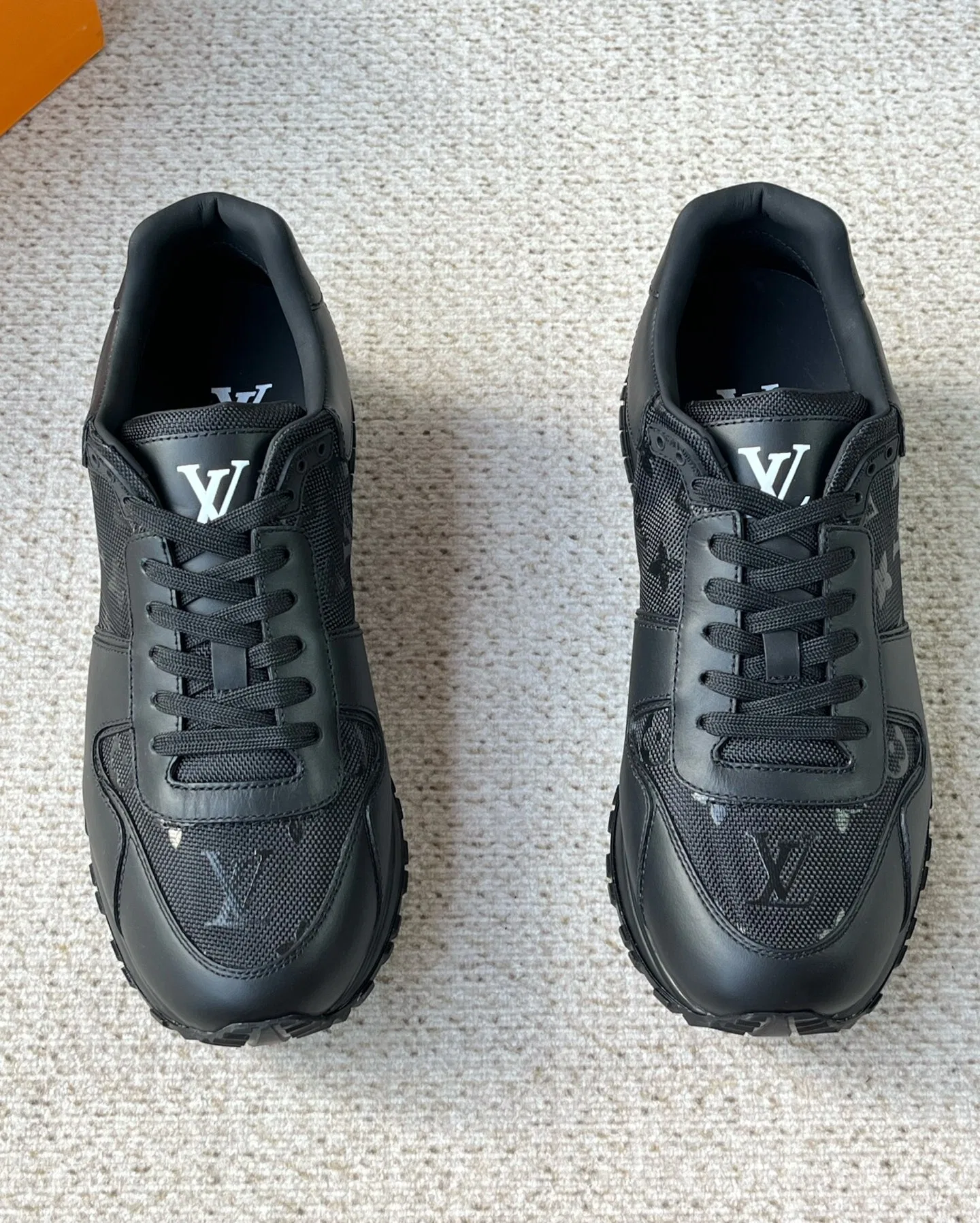 LV 27FW WBOJRAP 016 운동화