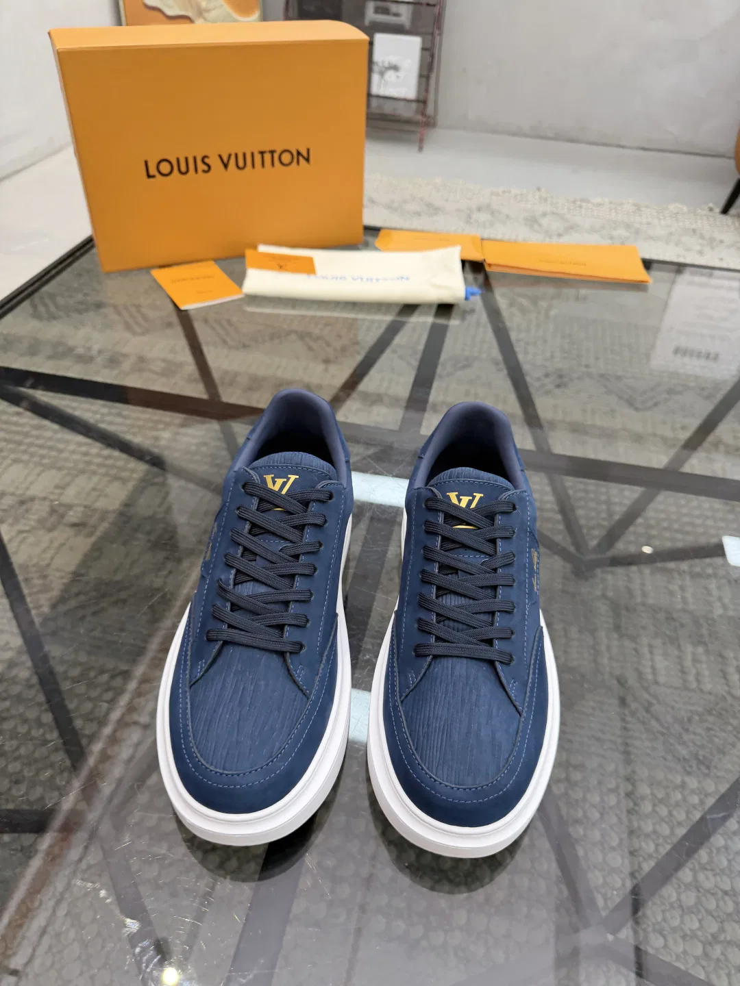 LV 27FW WBOJRAP 017 스니커즈 4