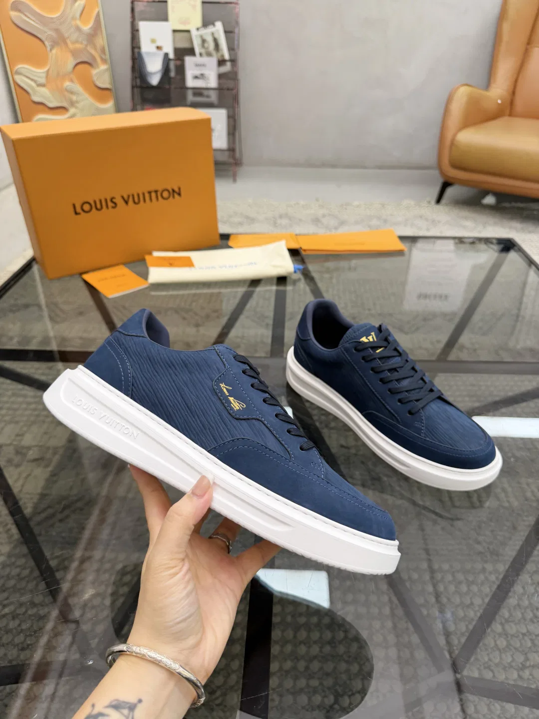 LV 27FW WBOJRAP 017 스니커즈 5