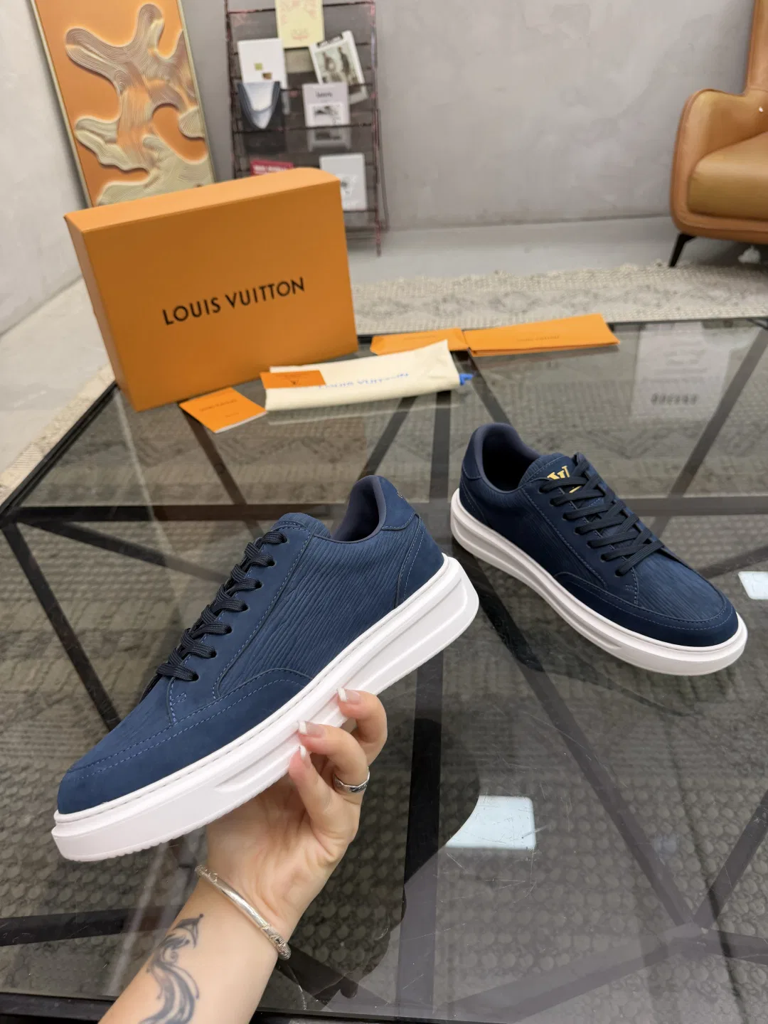 LV 27FW WBOJRAP 017 스니커즈 6