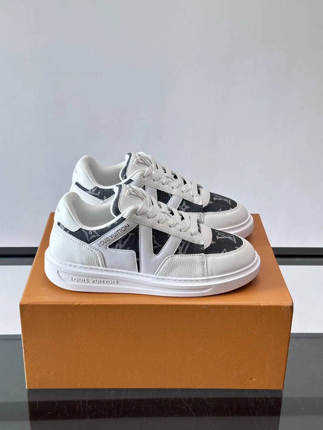 LV 27FW WBOJRAP 018 스니커즈