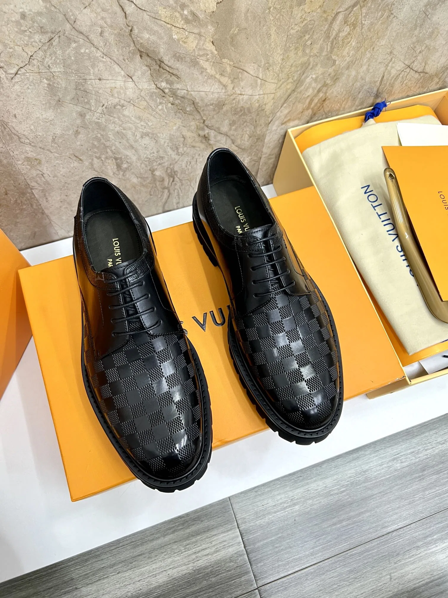 LV 27FW WBOJRAP 024 구두