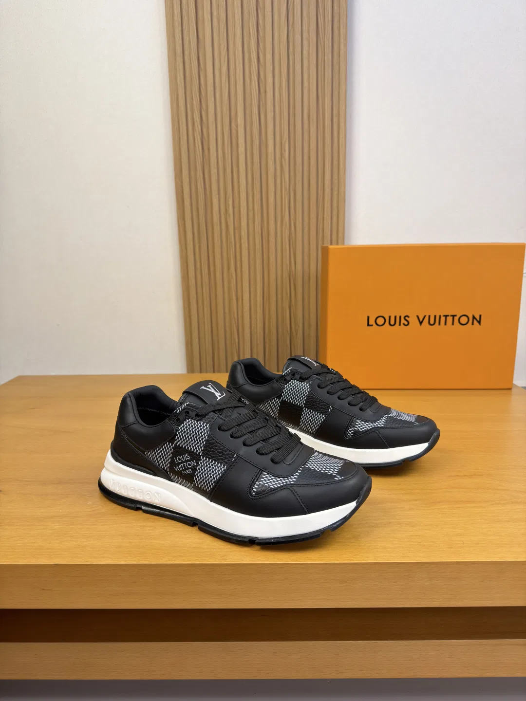 LV 27FW WBOJRAP 027 운동화