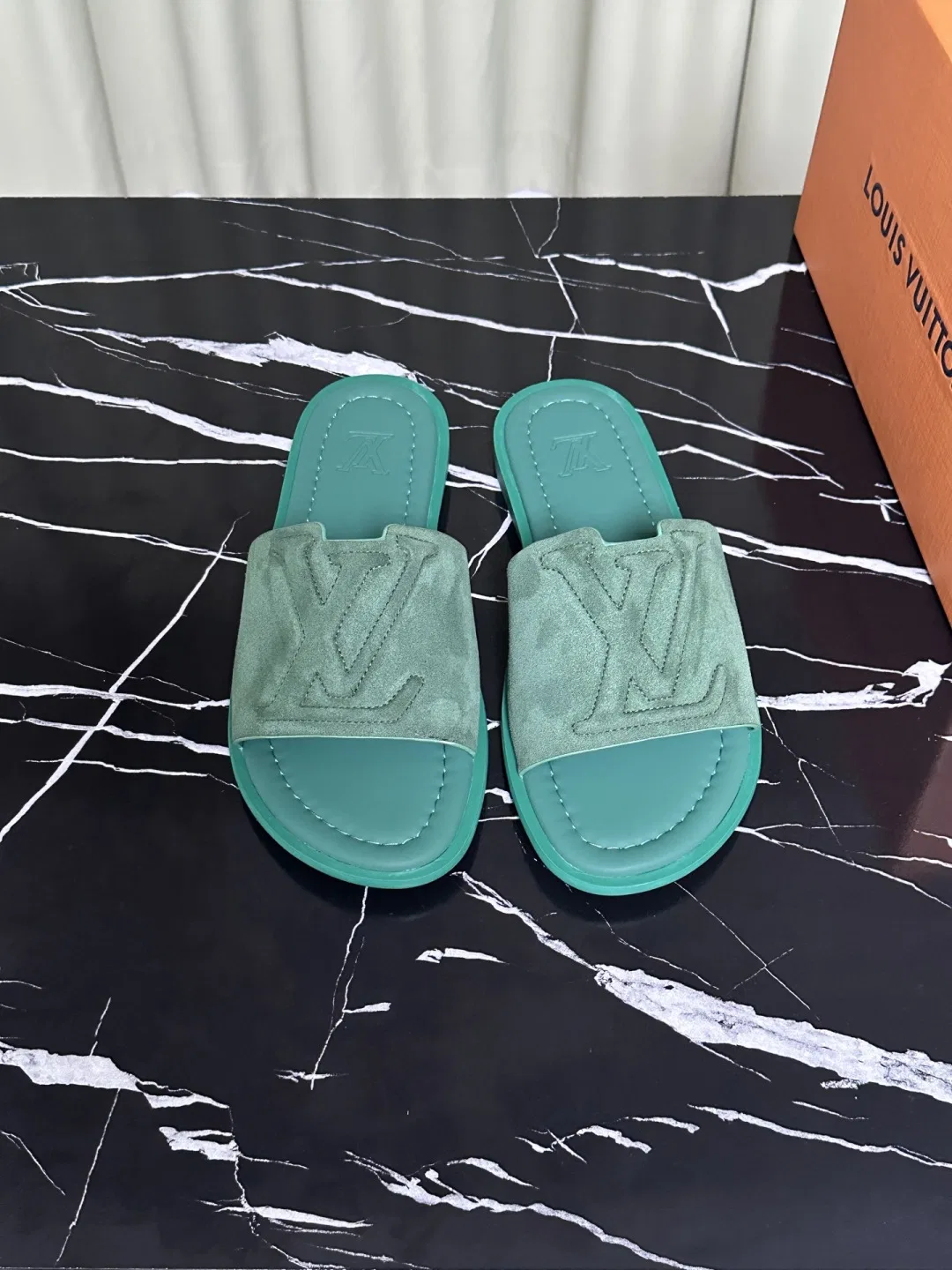LV 27FW WBOJRAP 039 슬리퍼 5