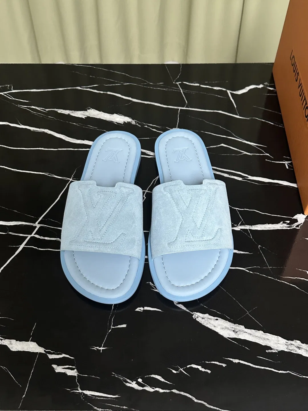 LV 27FW WBOJRAP 039 슬리퍼 6
