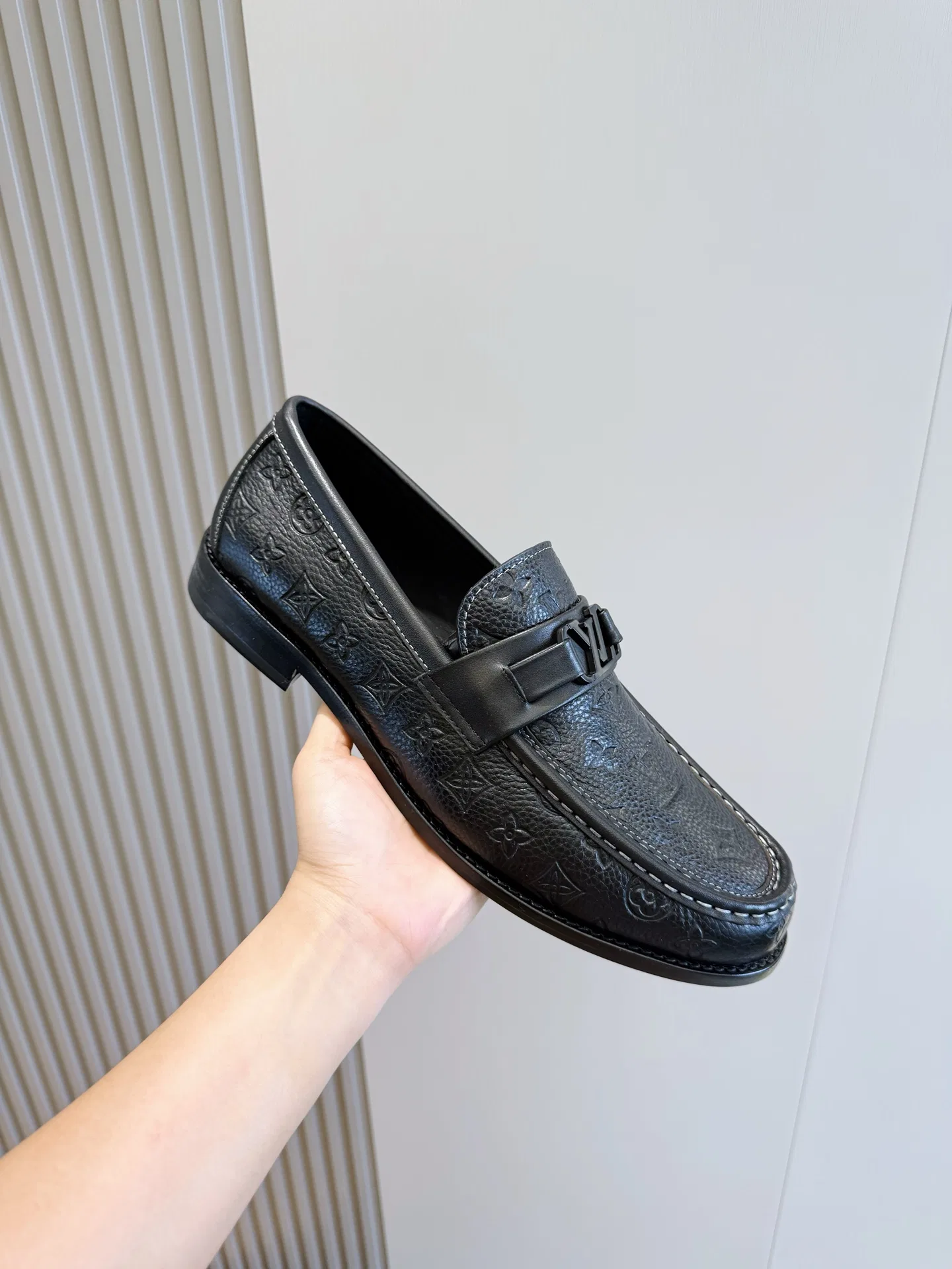 LV 27FW WBOJRAP 054 로퍼 5