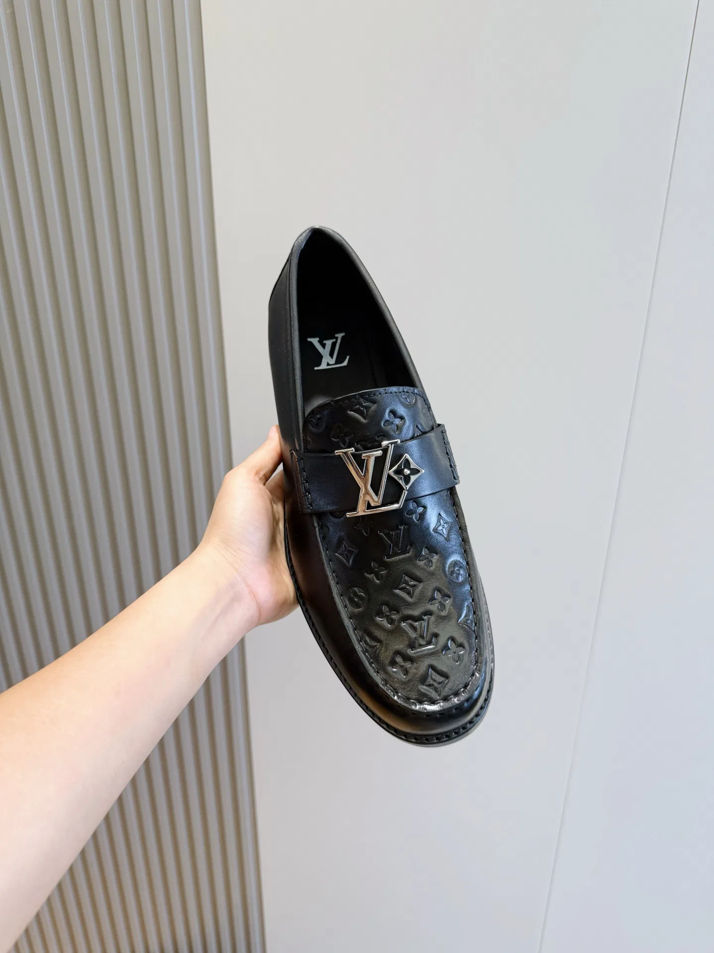 LV 27FW WBOJRAP 055 로퍼 3