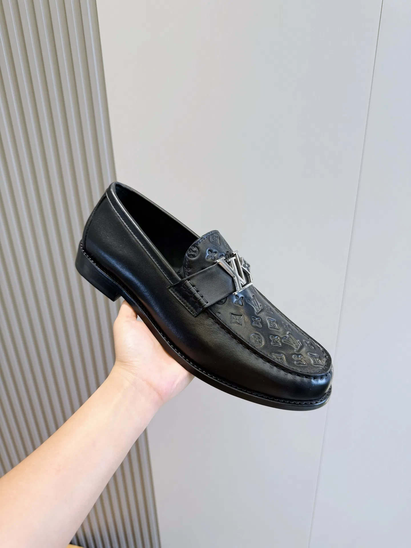 LV 27FW WBOJRAP 055 로퍼 4