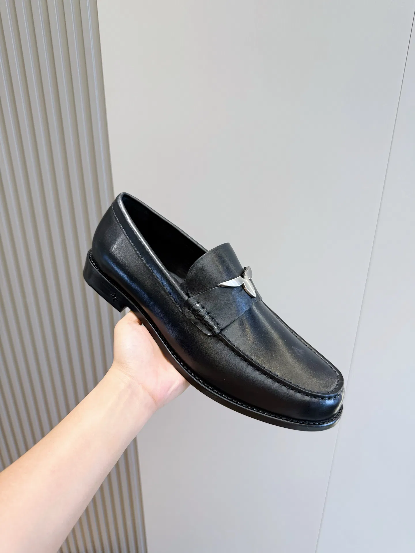 LV 27FW WBOJRAP 056 로퍼 5