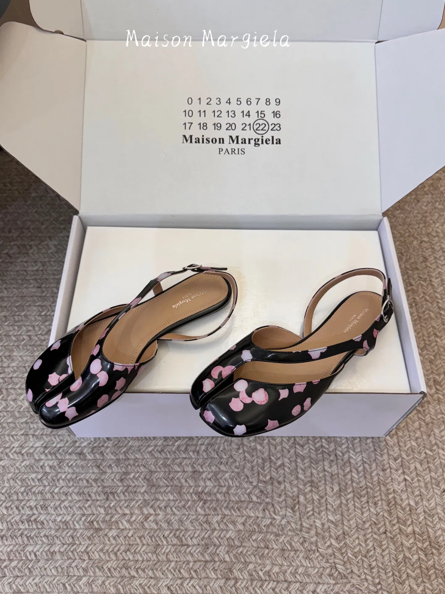 MARAGIELA 27FW CMAAZVJ 005 샌들 3