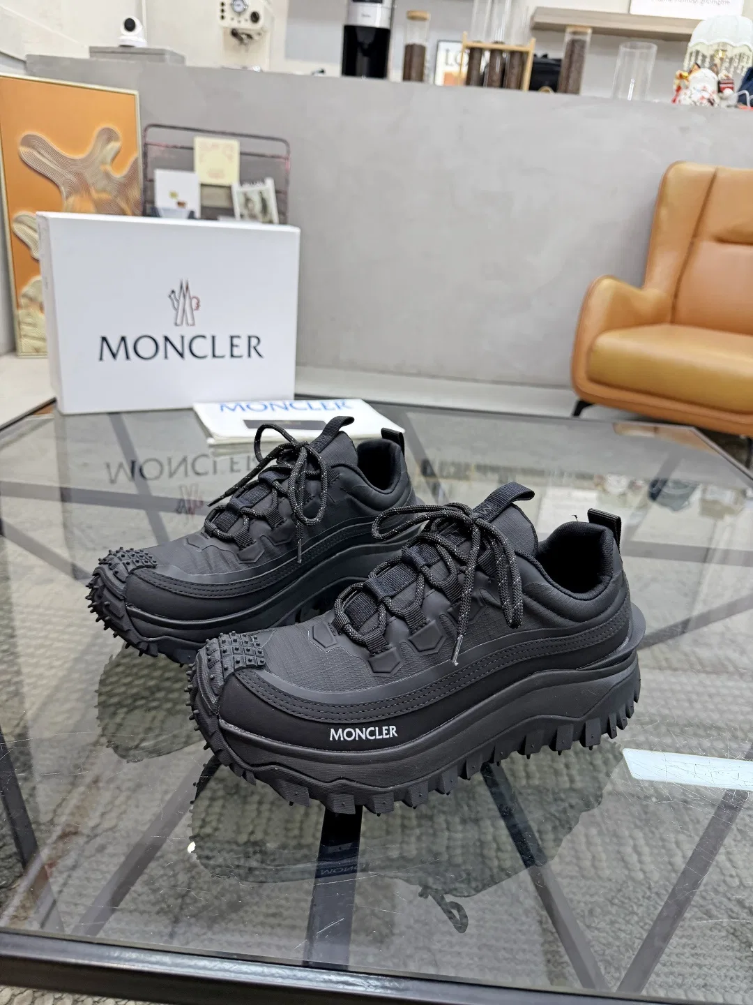 MC 27FW DJNASAA 007 트랙슈즈