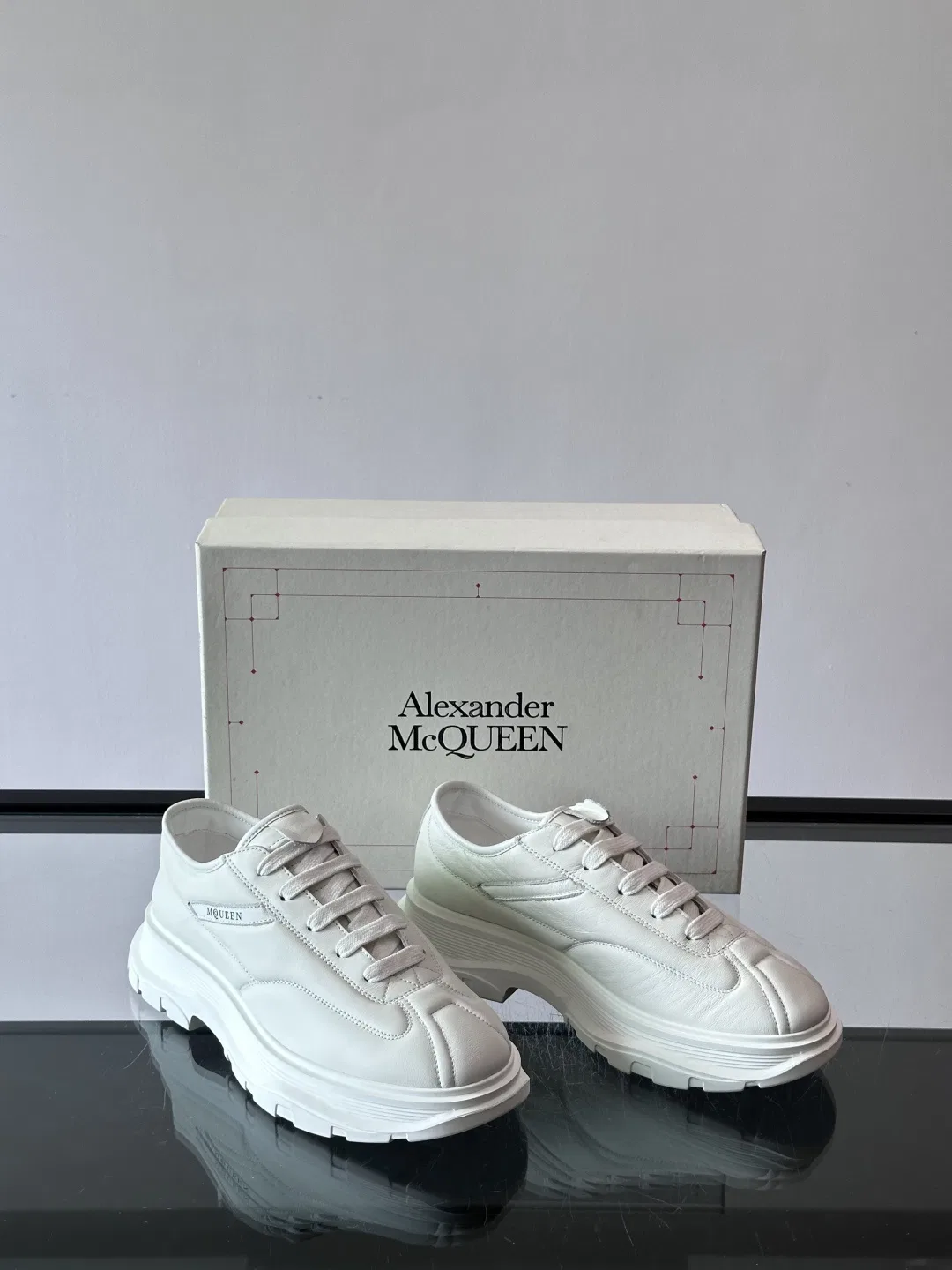 MCQ 27FW HGOQBLE 001 운동화 5