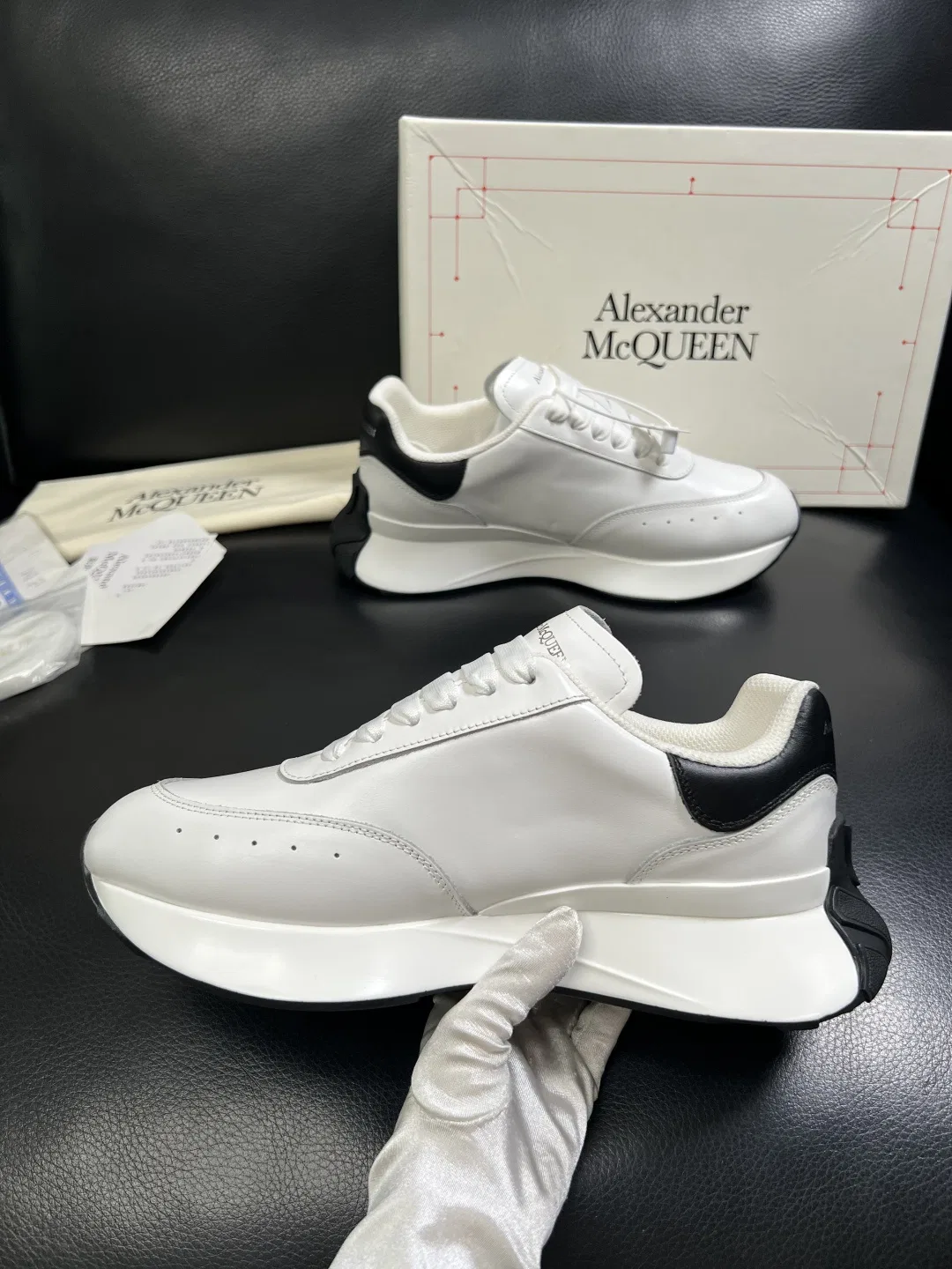 MCQ 27FW IJRWTBT 002 스니커즈 5