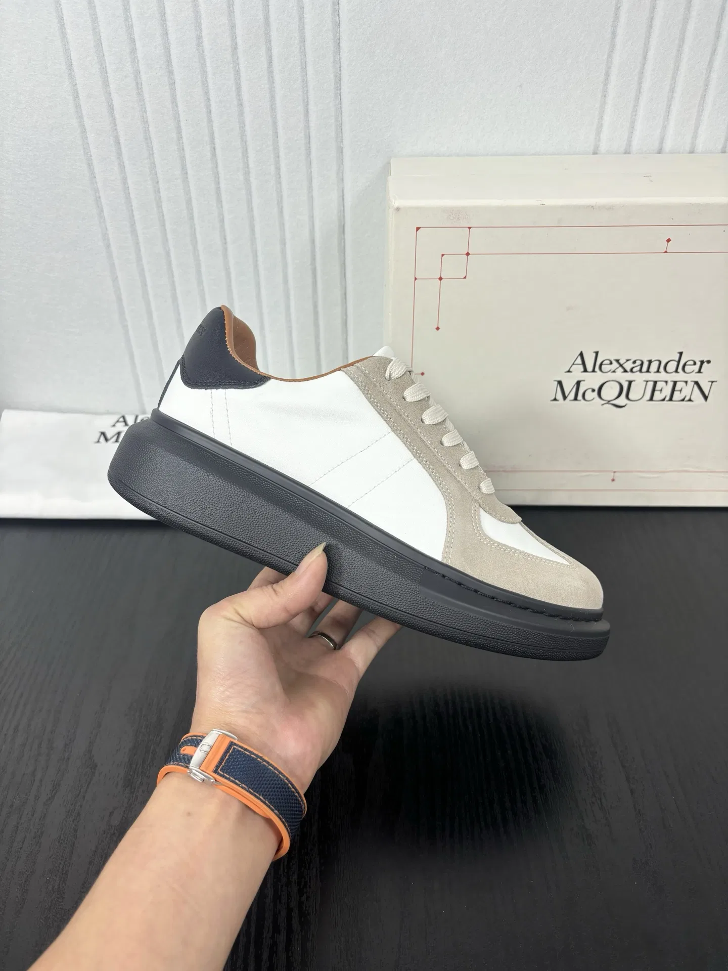 MCQ 27FW MUCSSYH 001 스니커즈
