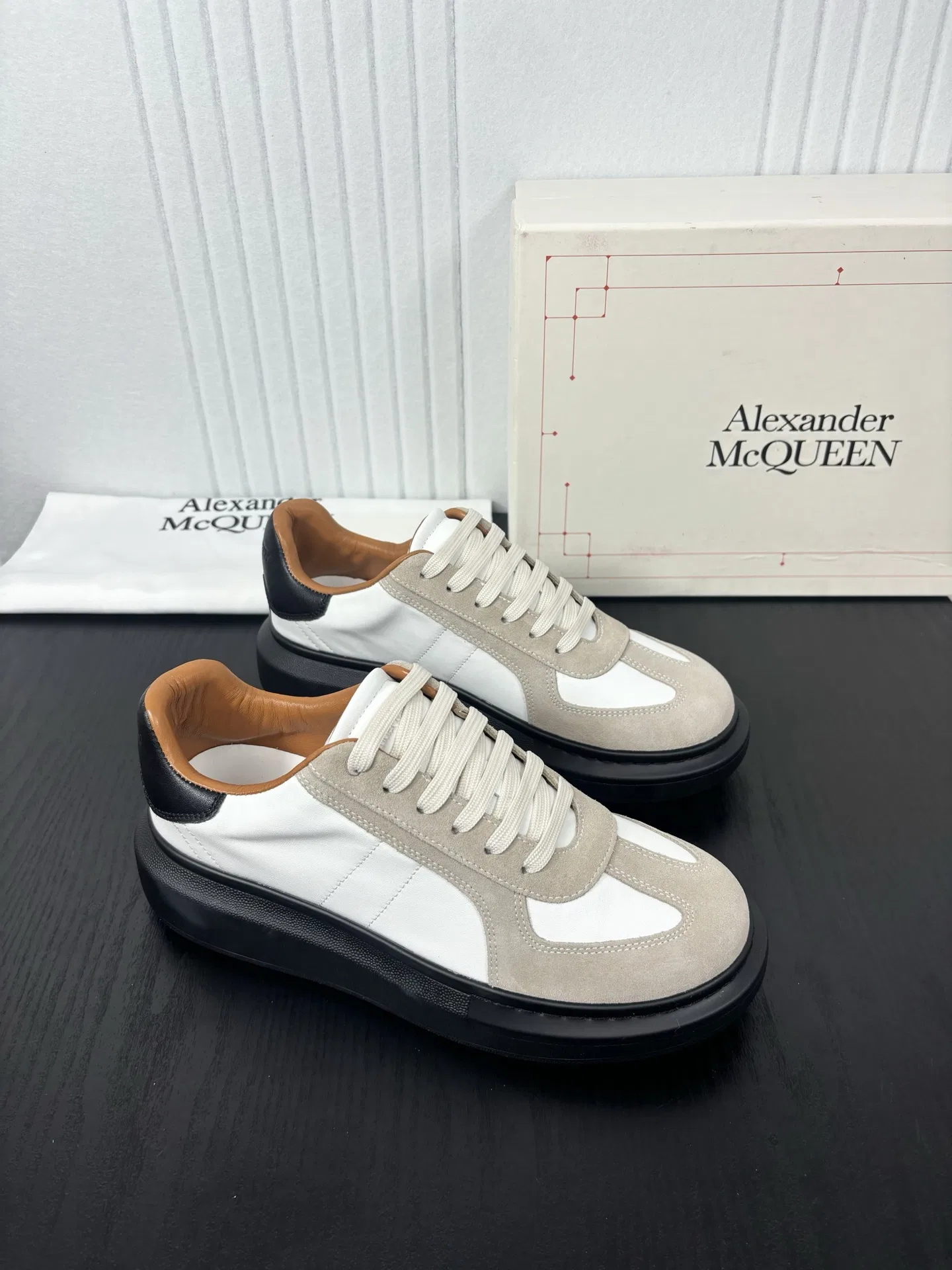 MCQ 27FW MUCSSYH 001 스니커즈 3