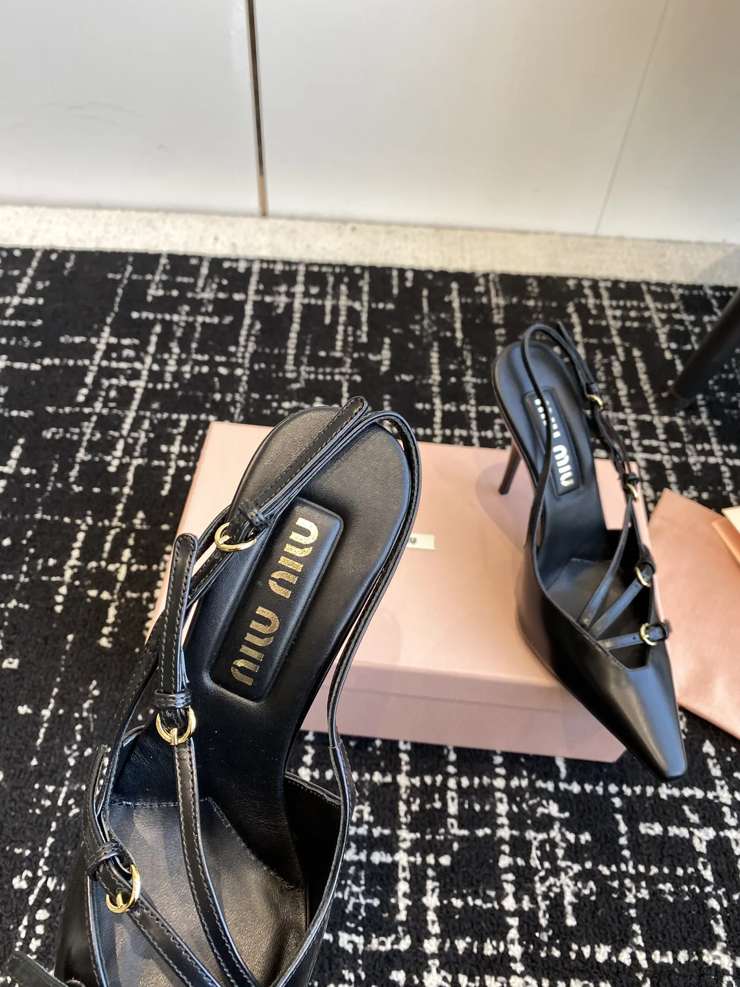 MIU 27FW DJHWJSS 001 구두 6