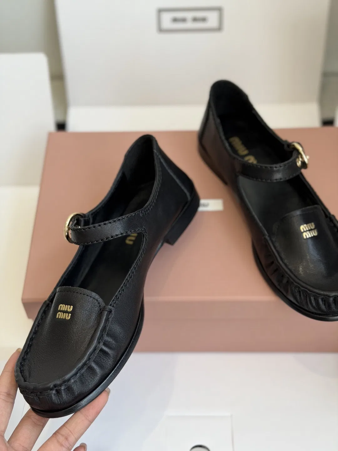 MIU 27FW MMSYKYS 001 샌들 6