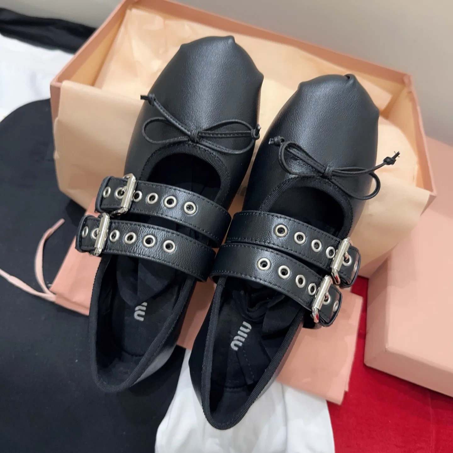 MIU 27FW OMDCLSE 001 플랫슈즈 4