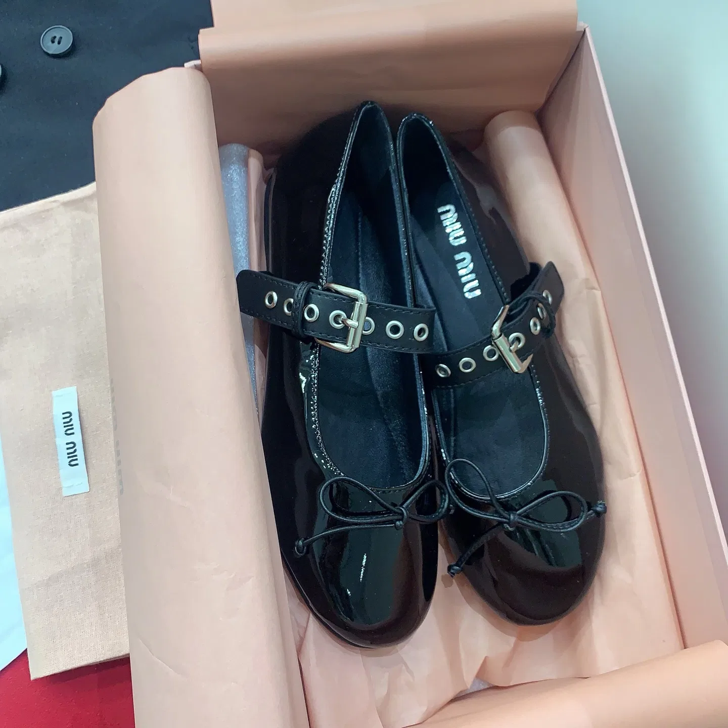 MIU 27FW OMDCLSE 002 플랫슈즈 4