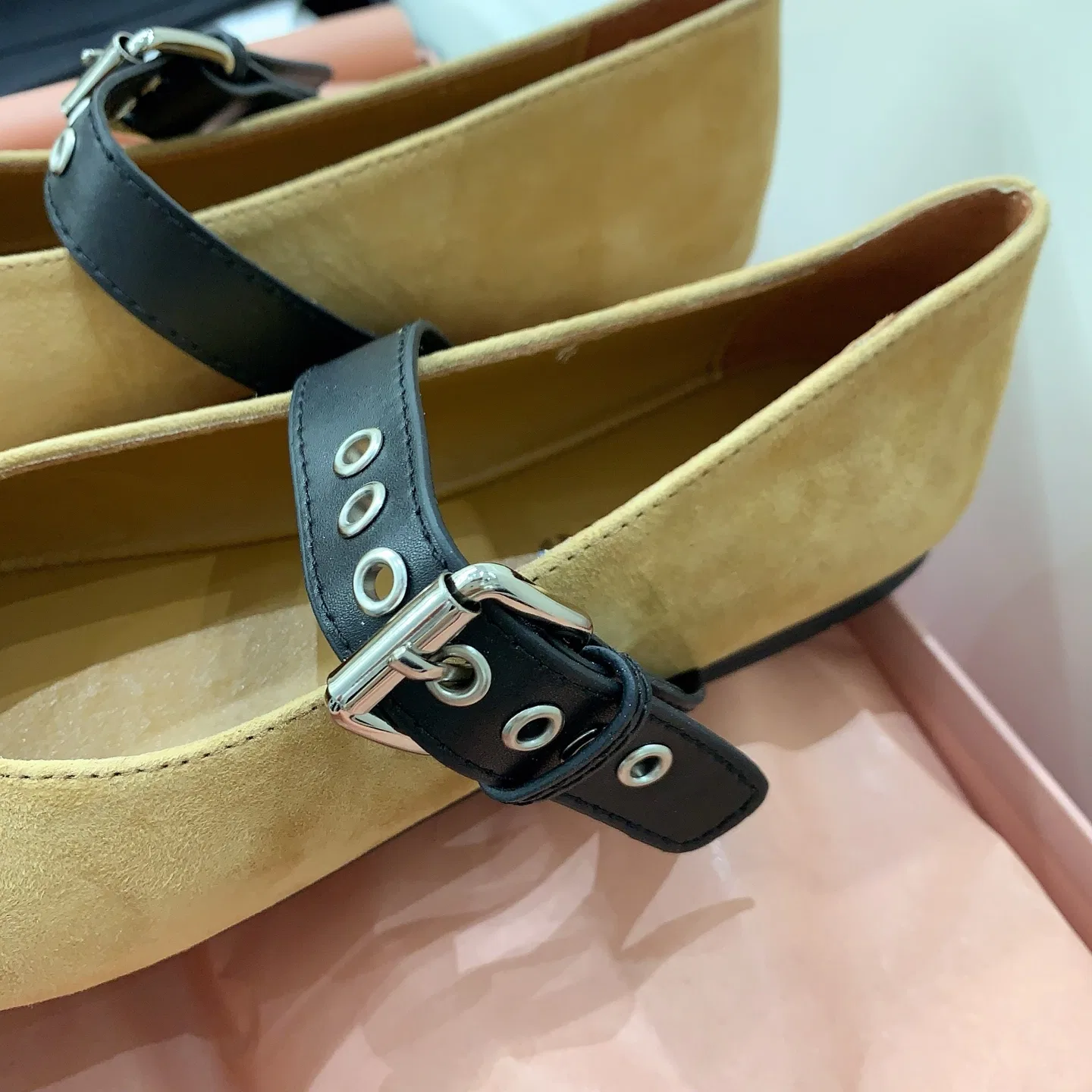 MIU 27FW OMDCLSE 003 플랫슈즈 5