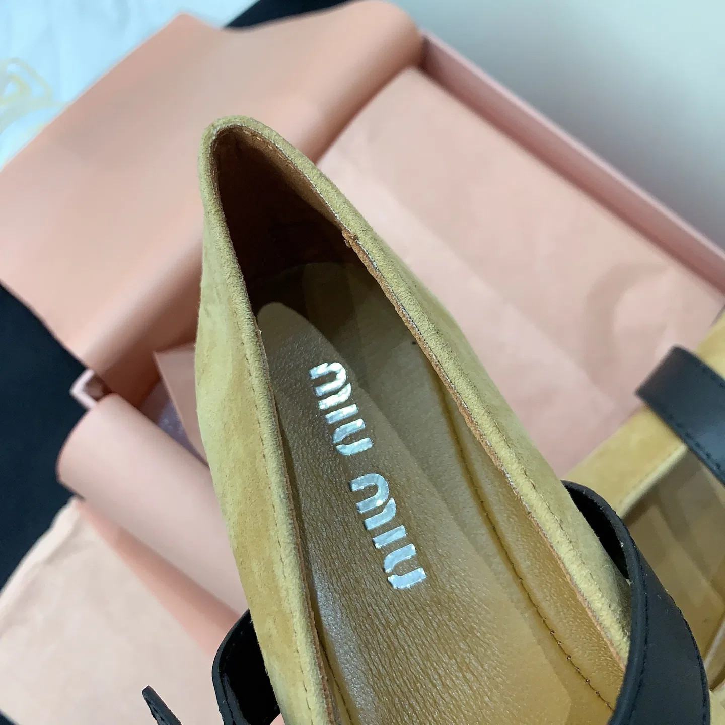 MIU 27FW OMDCLSE 003 플랫슈즈 6
