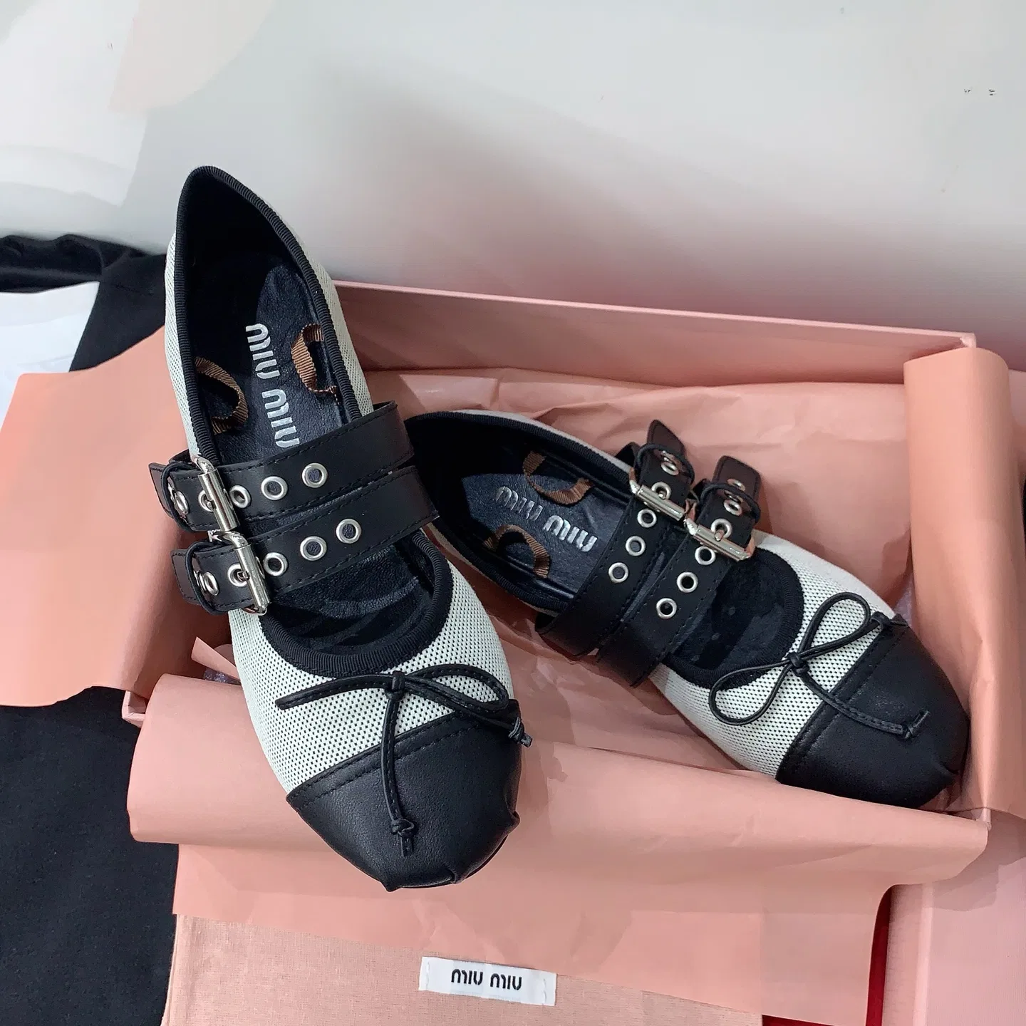 MIU 27FW OMDCLSE 004 플랫슈즈 3