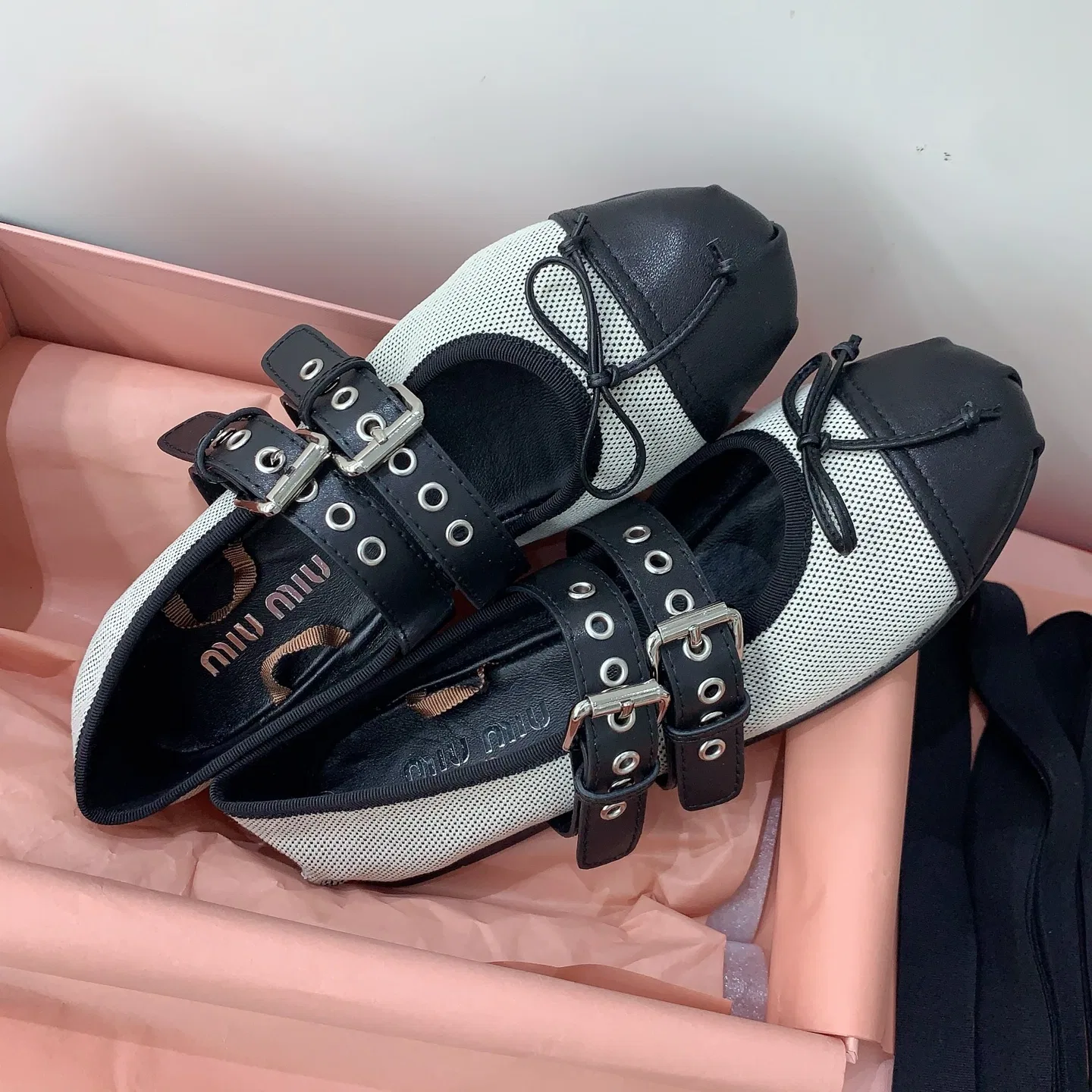 MIU 27FW OMDCLSE 004 플랫슈즈 4