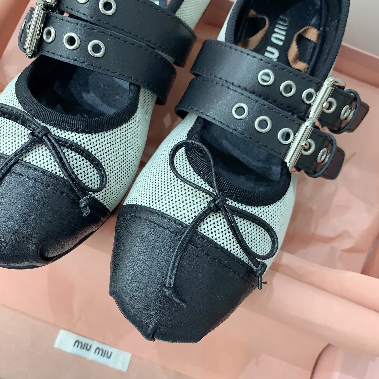 MIU 27FW OMDCLSE 004 플랫슈즈 5