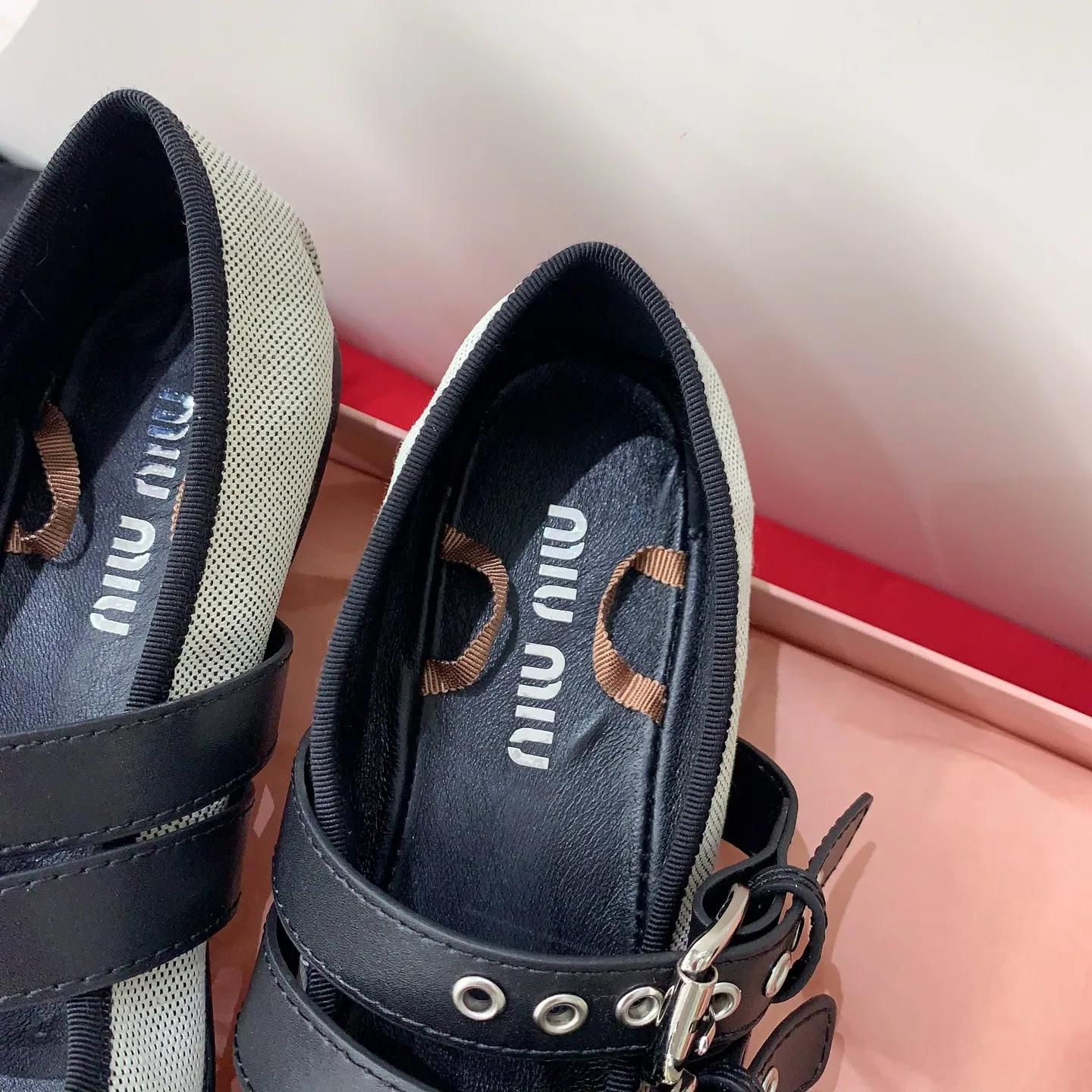 MIU 27FW OMDCLSE 004 플랫슈즈 6