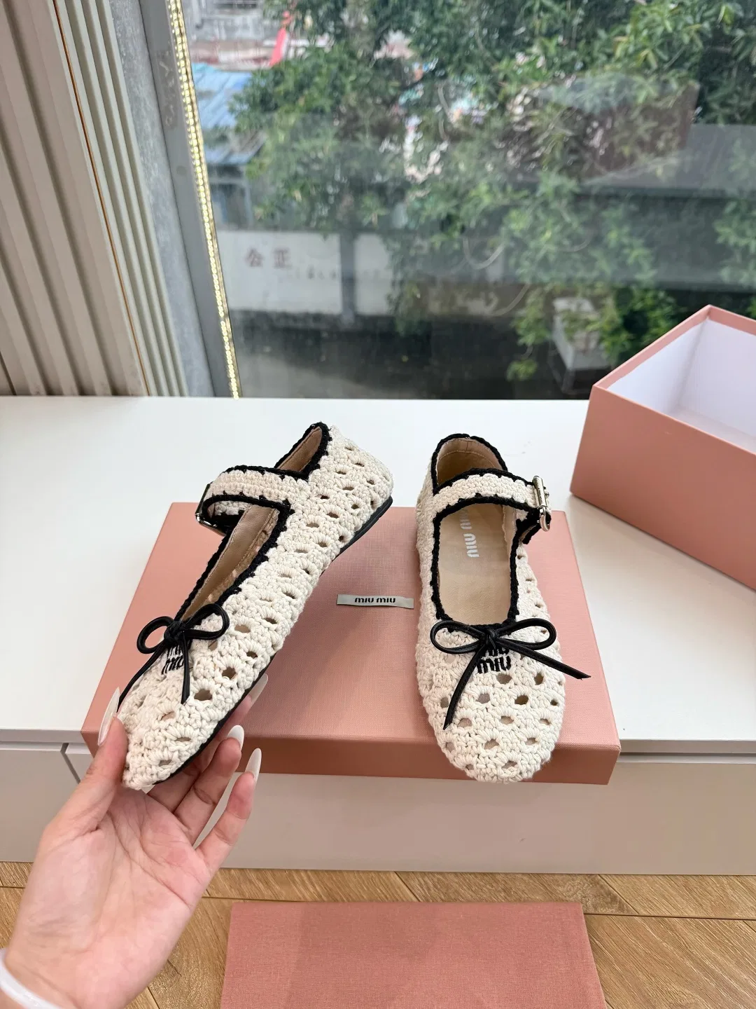 MIU 27FW OMDCLSE 019 플랫슈즈 3