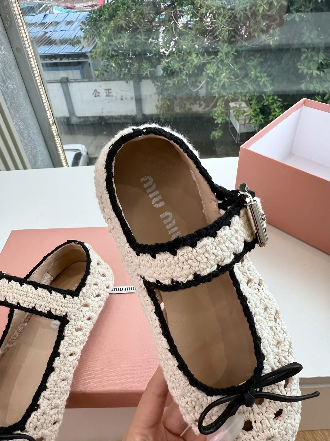 MIU 27FW OMDCLSE 019 플랫슈즈 5