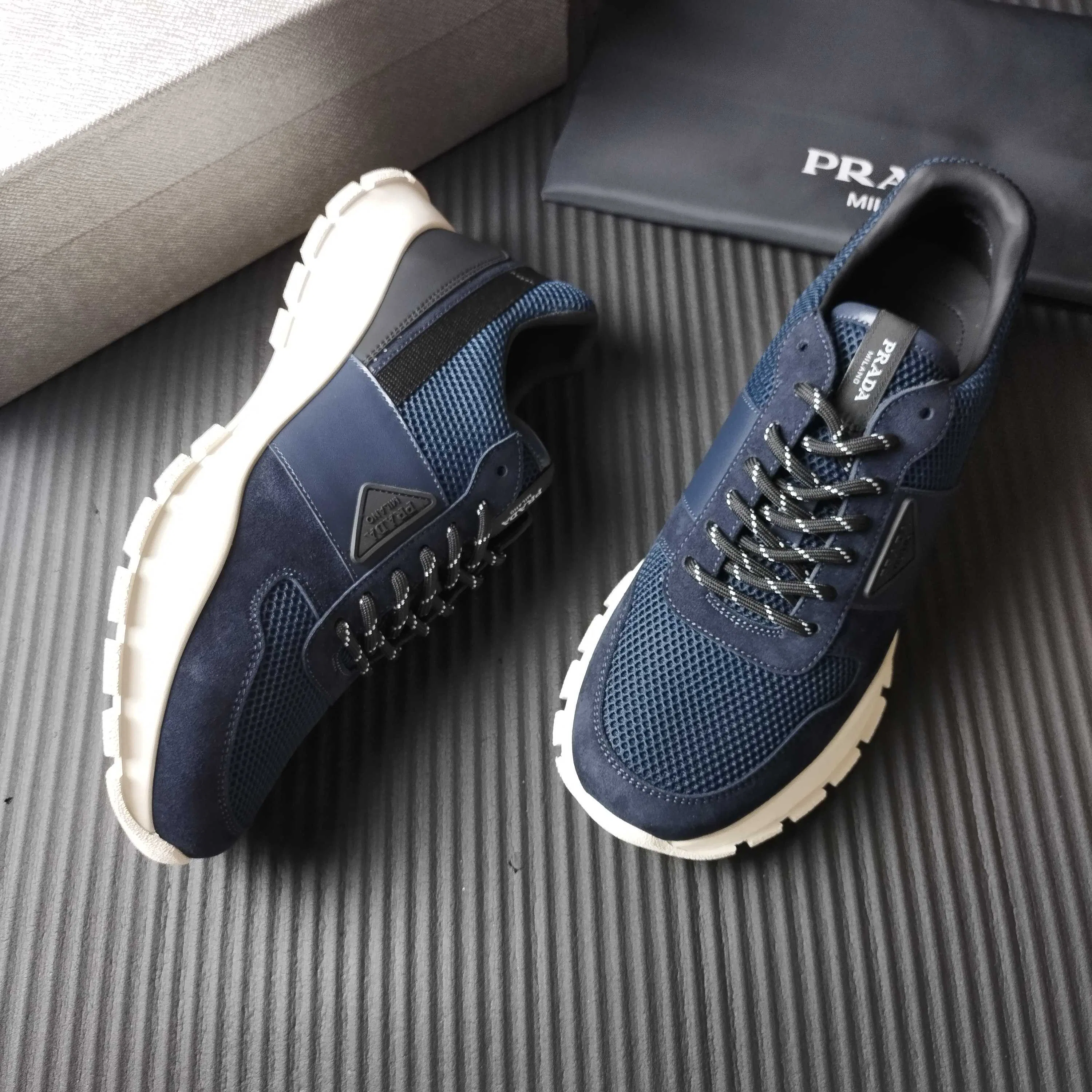 PRA 27FW AXONQXZ 012 스니커즈 5