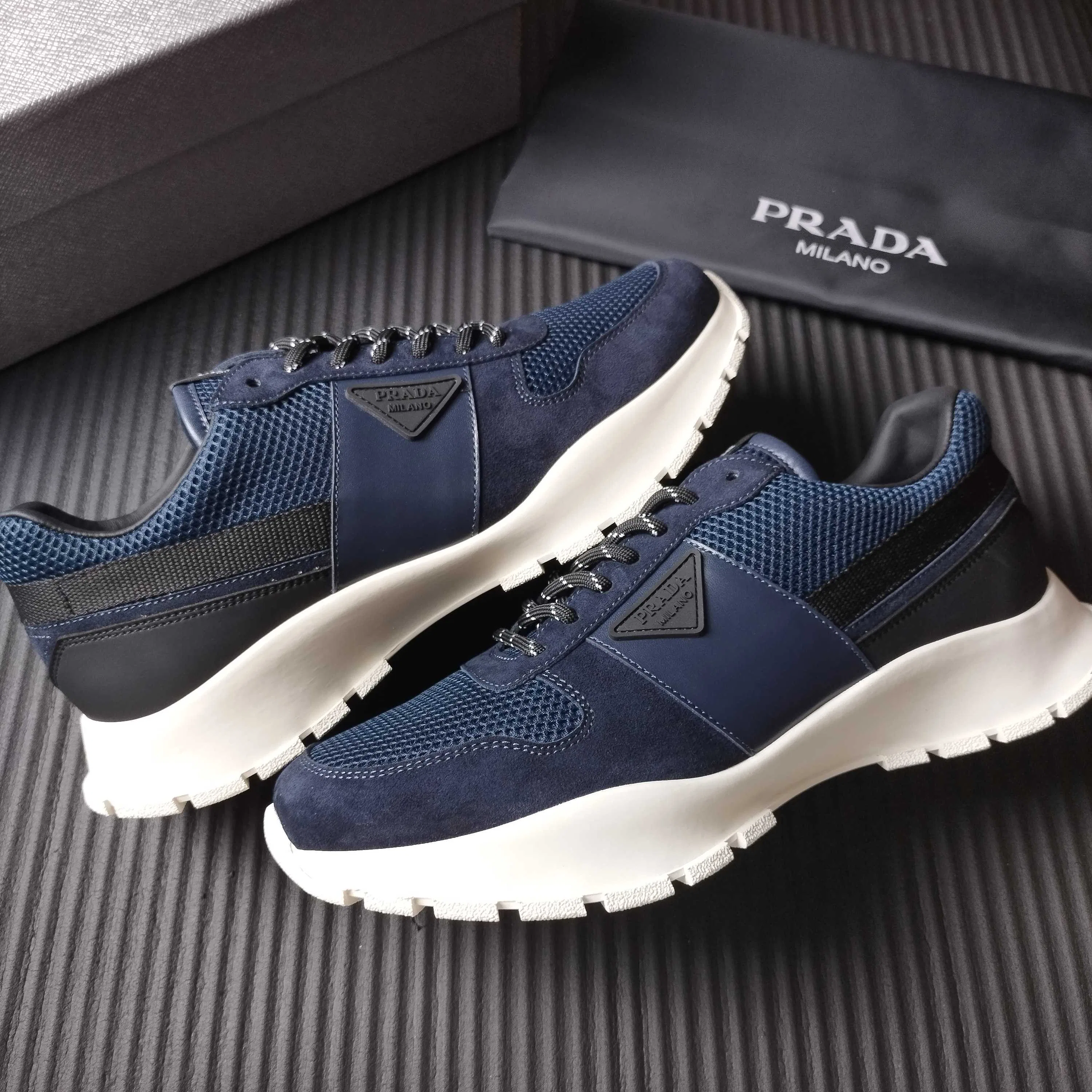 PRA 27FW AXONQXZ 012 스니커즈 6