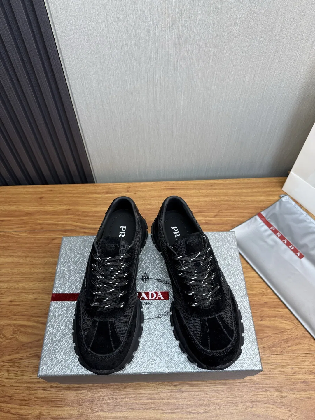 PRA 27FW AXONQXZ 060 트랙슈즈